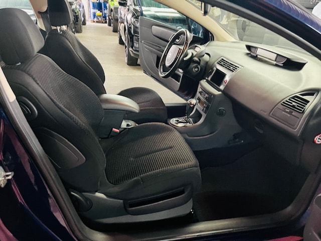 CITROEN C4 Coupé 1.6i 16V VTR-image-12