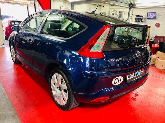 CITROEN C4 Coupé 1.6i 16V VTR-image-9