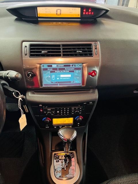 CITROEN C4 Coupé 1.6i 16V VTR-image-14