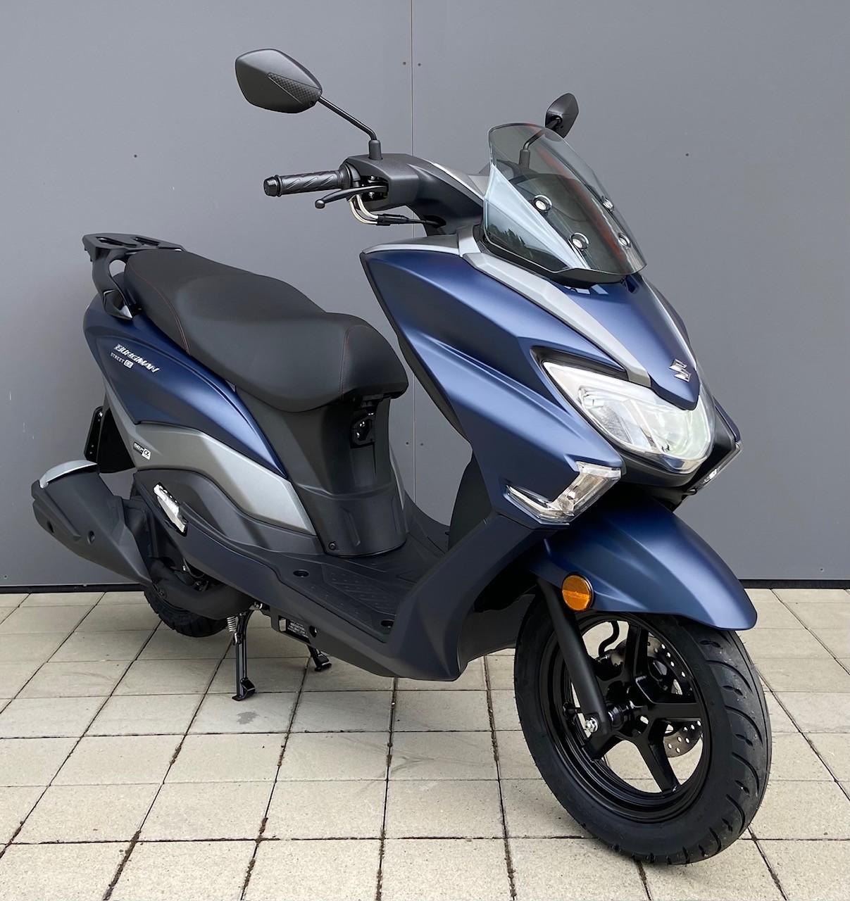 SUZUKI Street