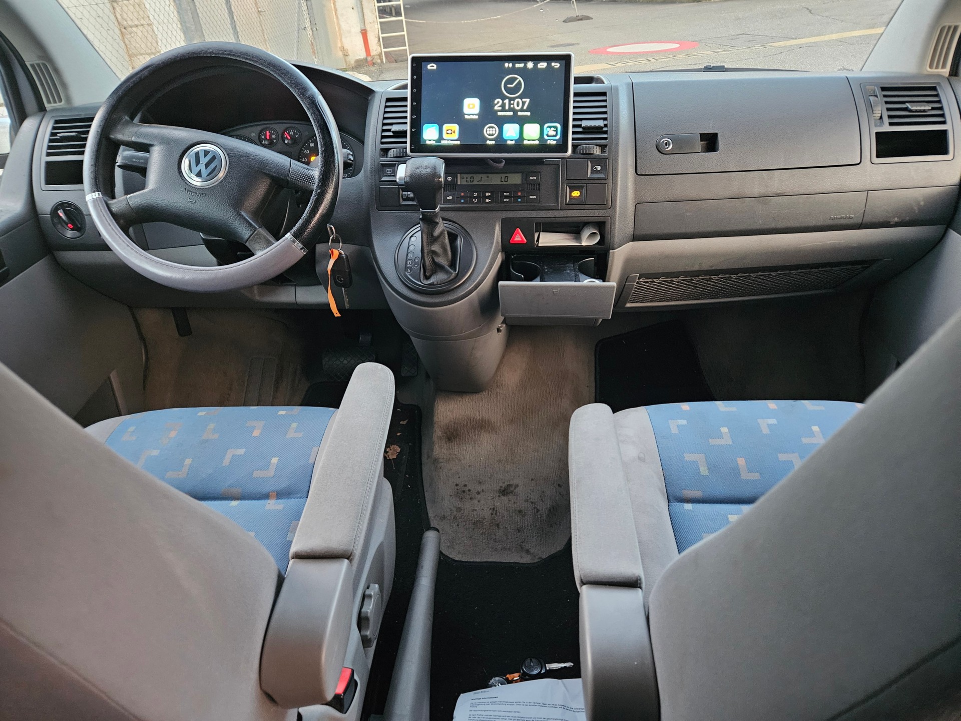 VW T5 Caravelle Comfort 2.5 TDI PD-image-12