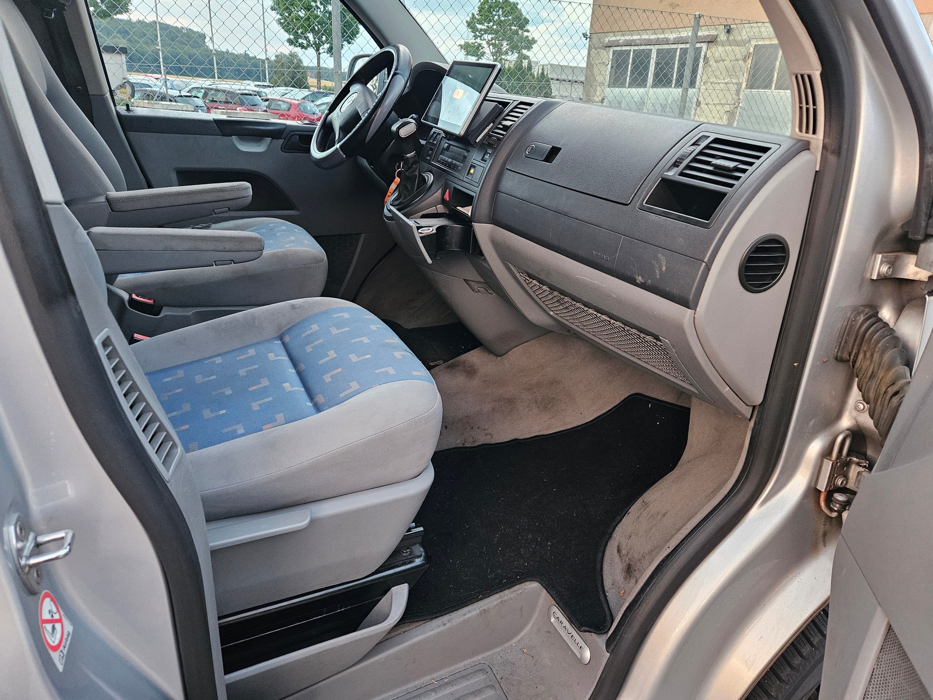 VW T5 Caravelle Comfort 2.5 TDI PD-image-10