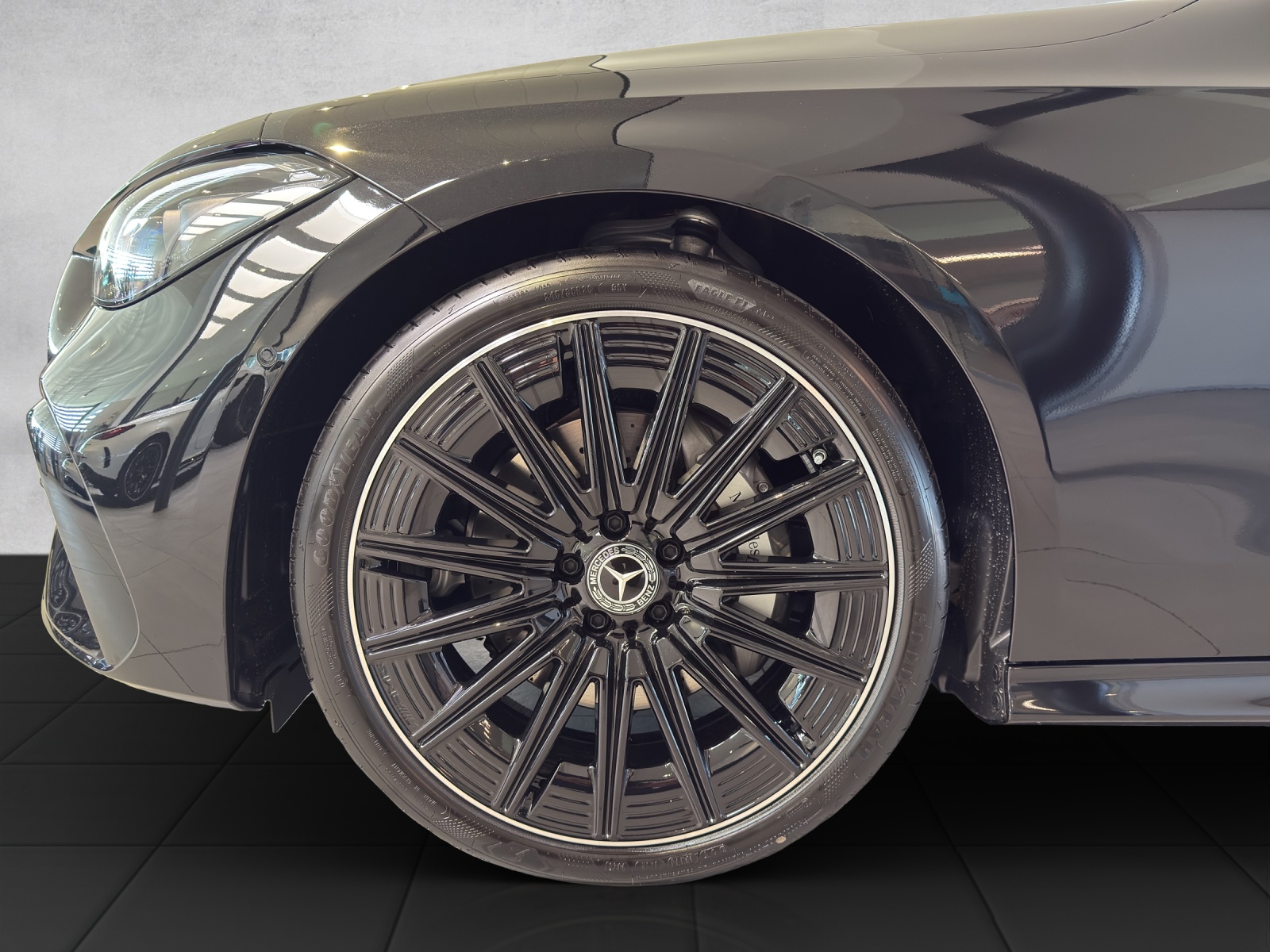 MERCEDES-BENZ CLE 200 Cabrio 4Matic 9G-Tronic-image-9