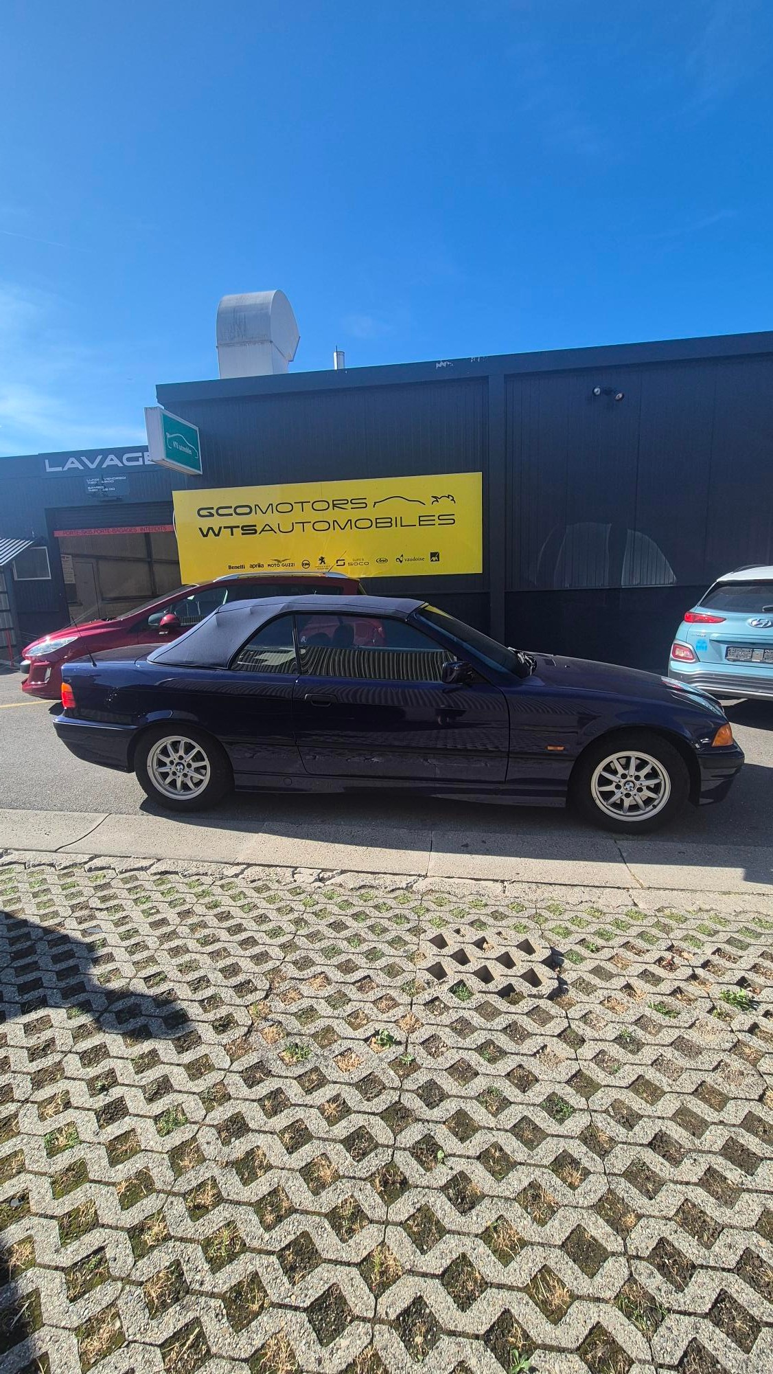 BMW 320-image-0