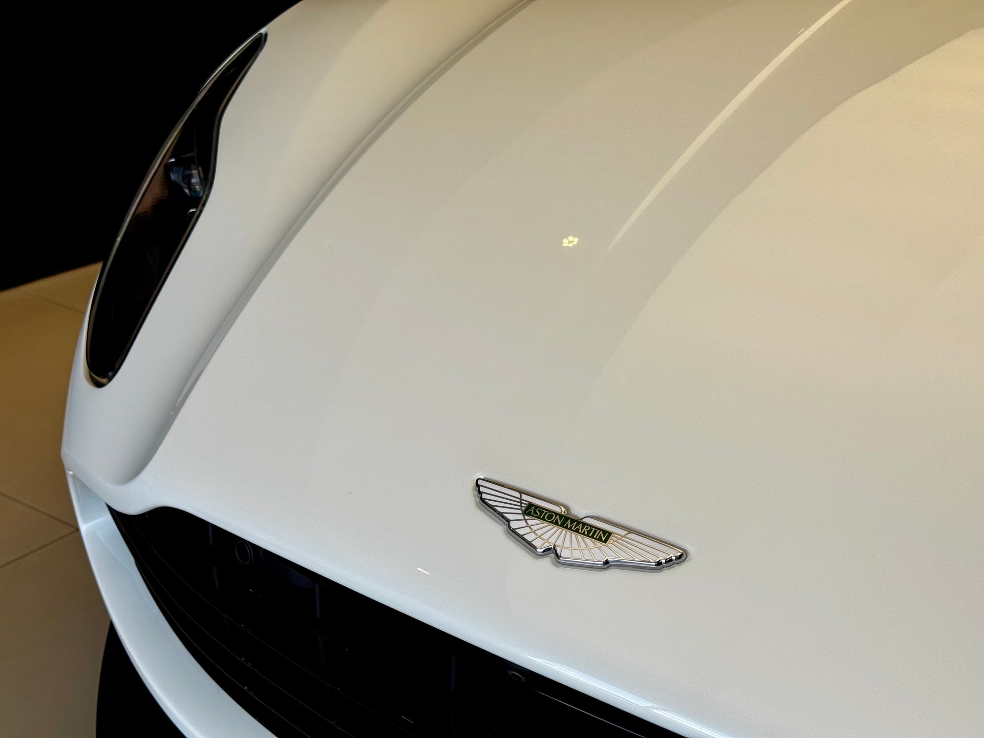 ASTON MARTIN DB11 V8 Volante Touchtronic 3-image-11