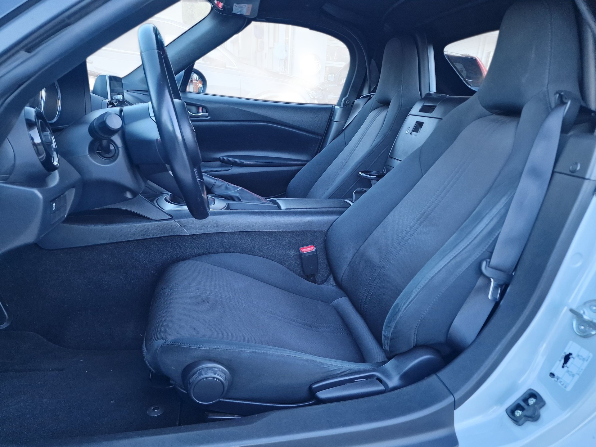 MAZDA MX-5 SKYACTIV-G 132 Challenge hellsilber met. 24Mt Gara-image-9