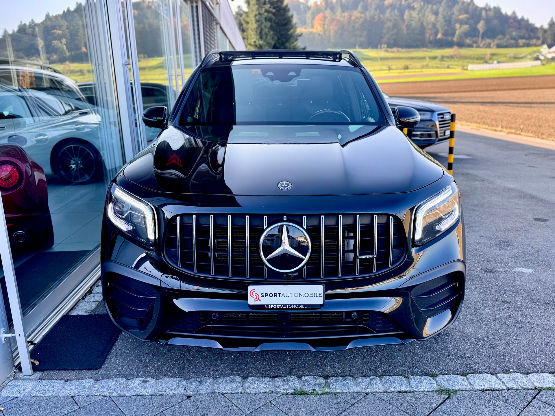 MERCEDES-BENZ GLB 35 AMG 4Matic 8G-Tronic-image-2