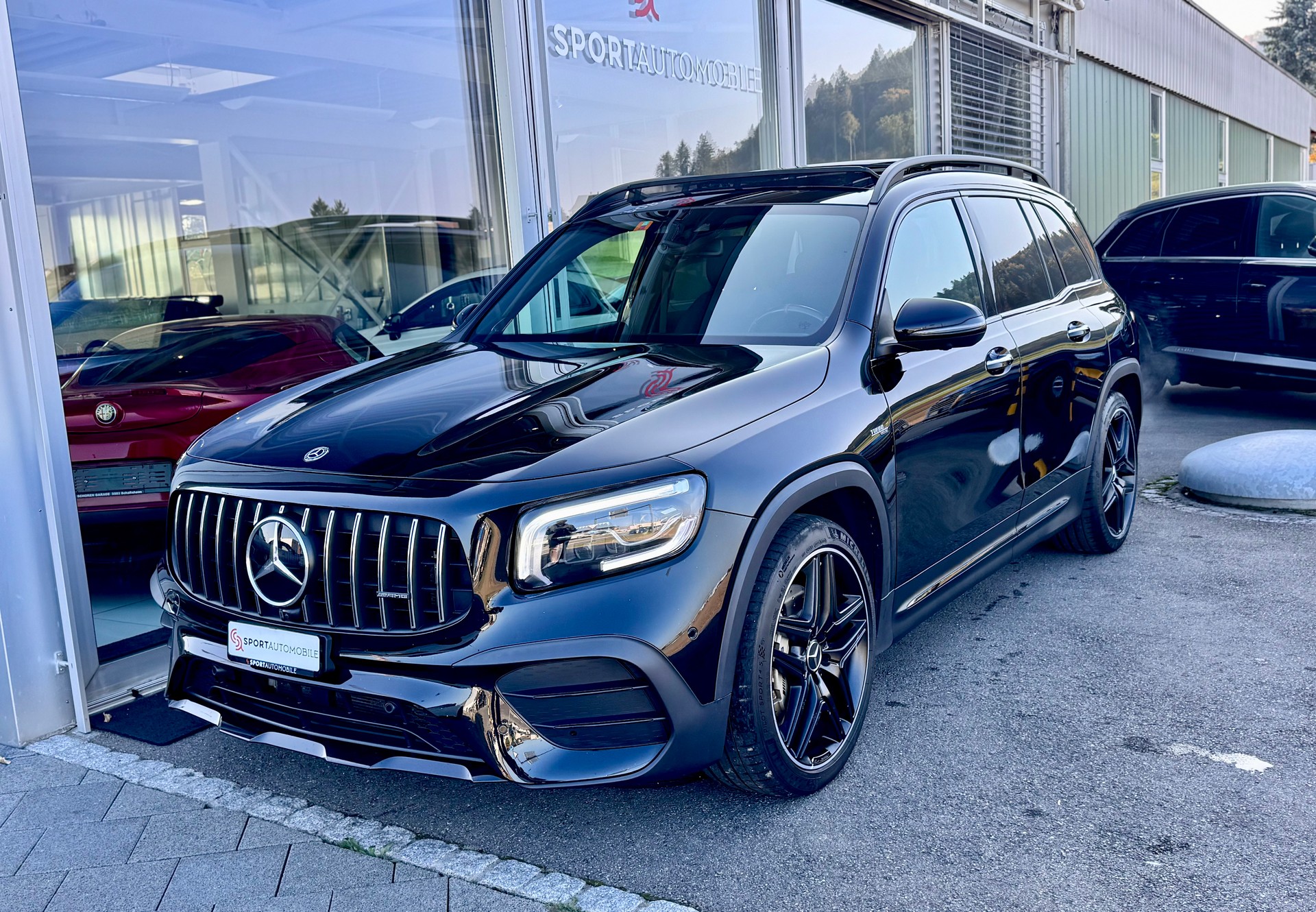 MERCEDES-BENZ GLB 35 AMG 4Matic 8G-Tronic-image-1