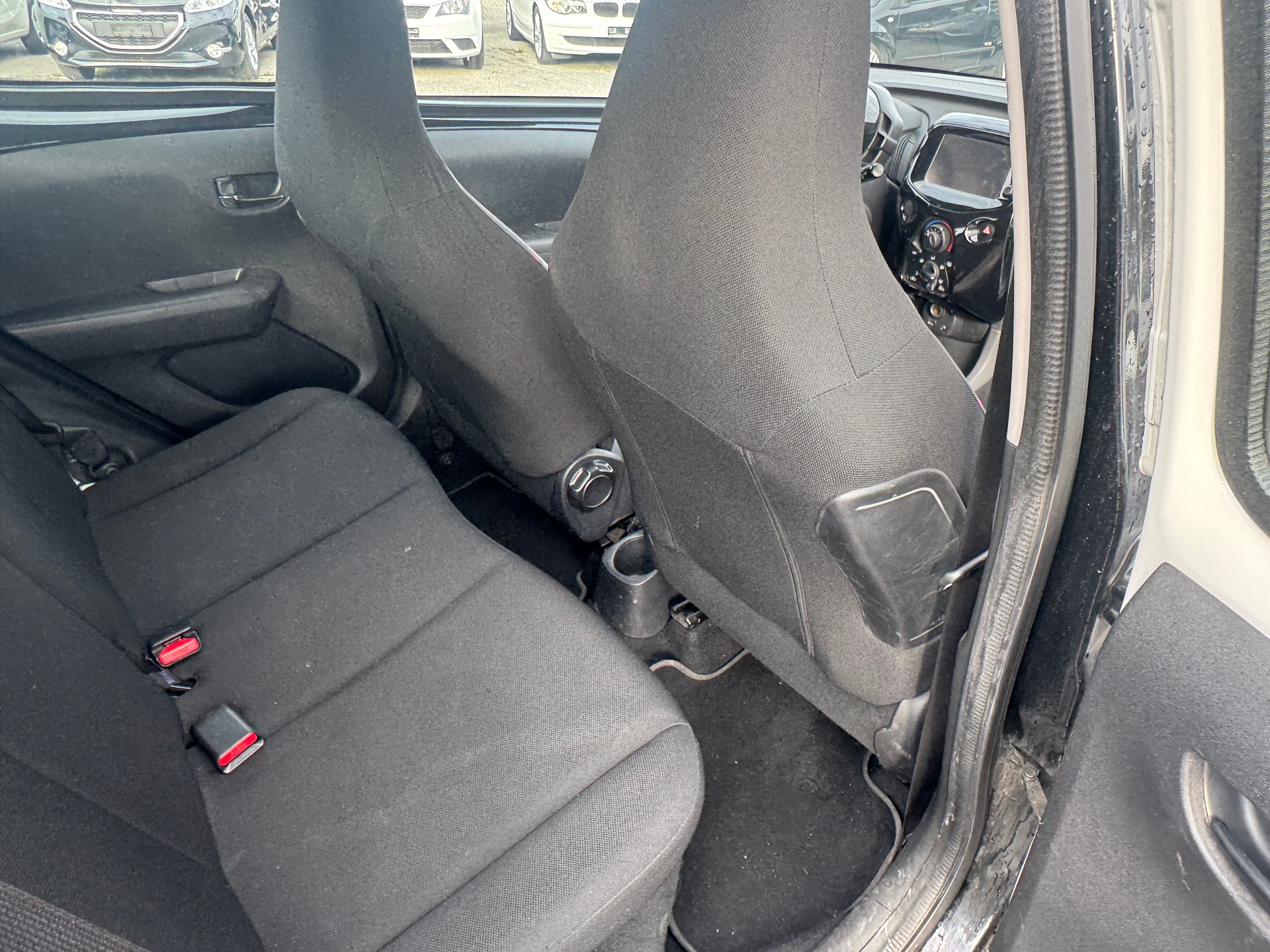 PEUGEOT 108 1.2 VTi Allure-image-8