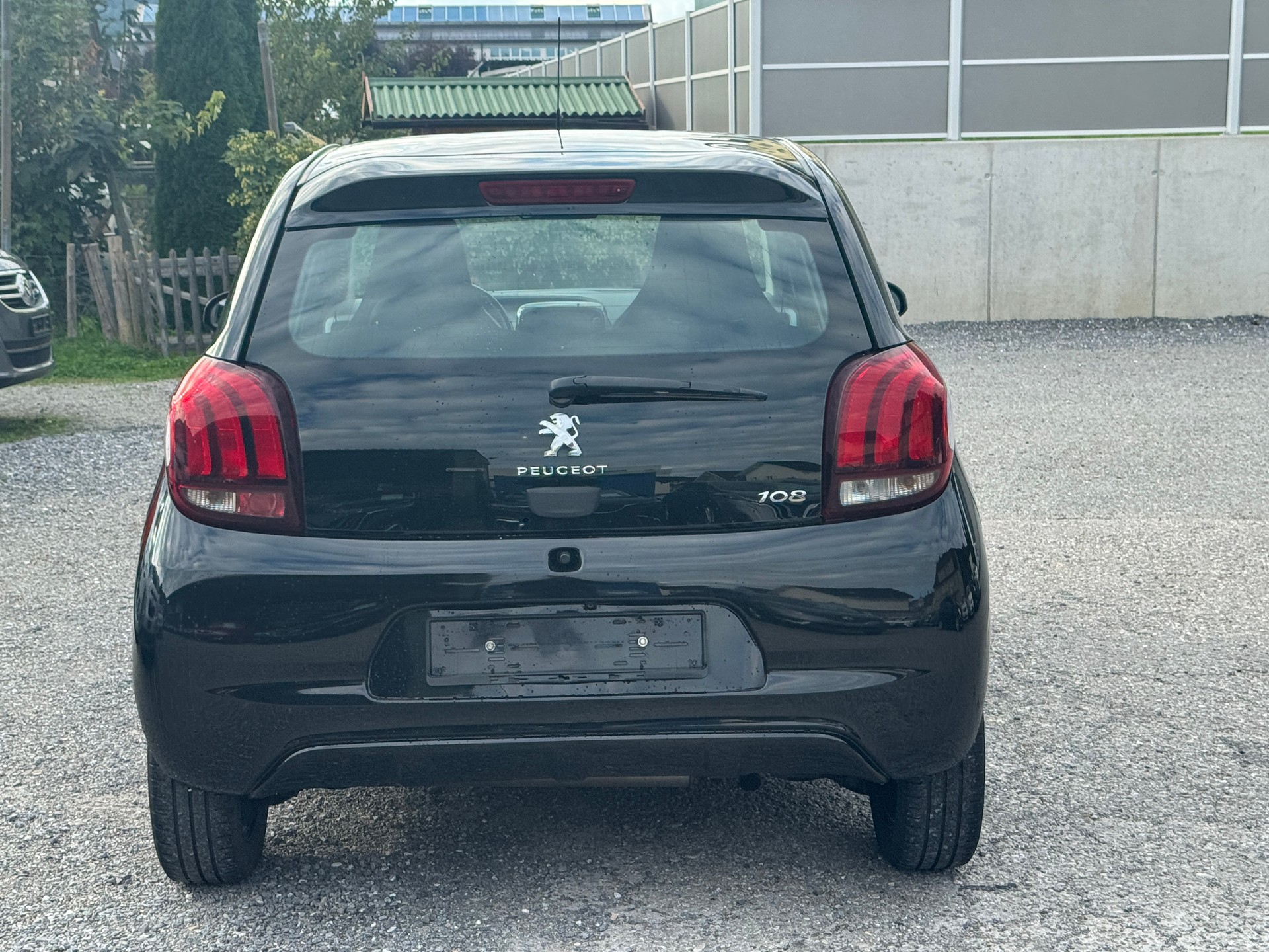 PEUGEOT 108 1.2 VTi Allure-image-12