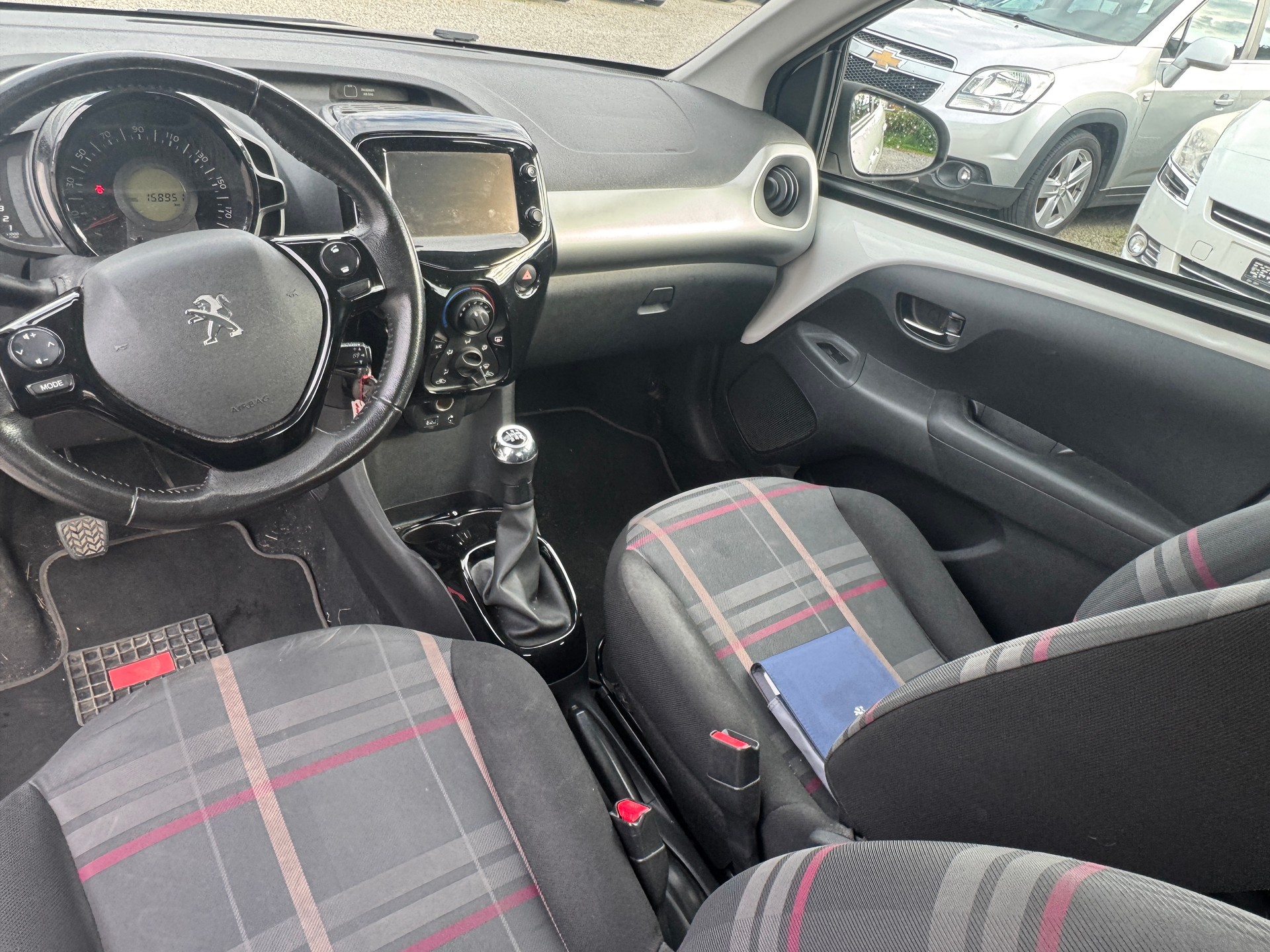 PEUGEOT 108 1.2 VTi Allure-image-11