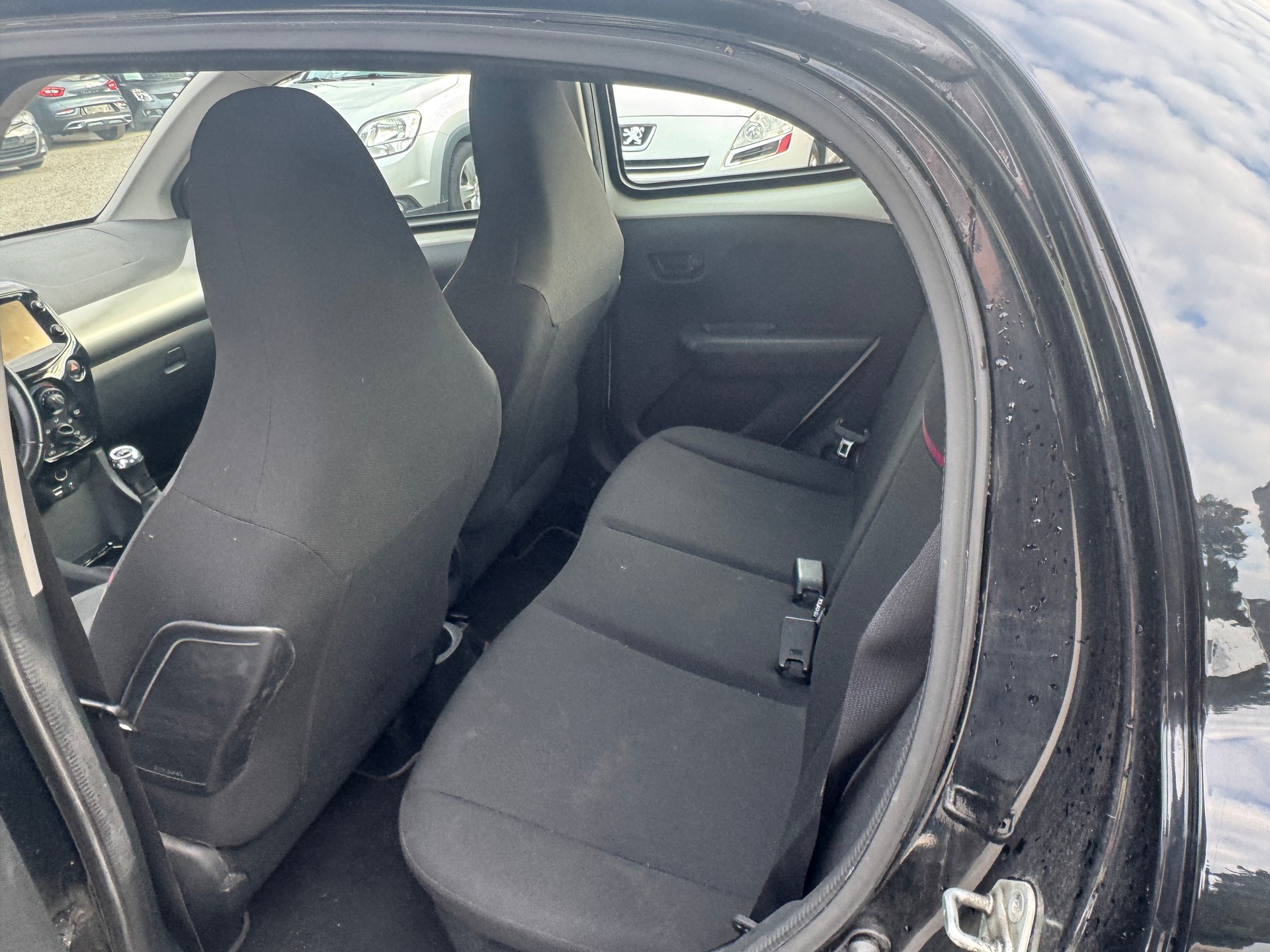 PEUGEOT 108 1.2 VTi Allure-image-10