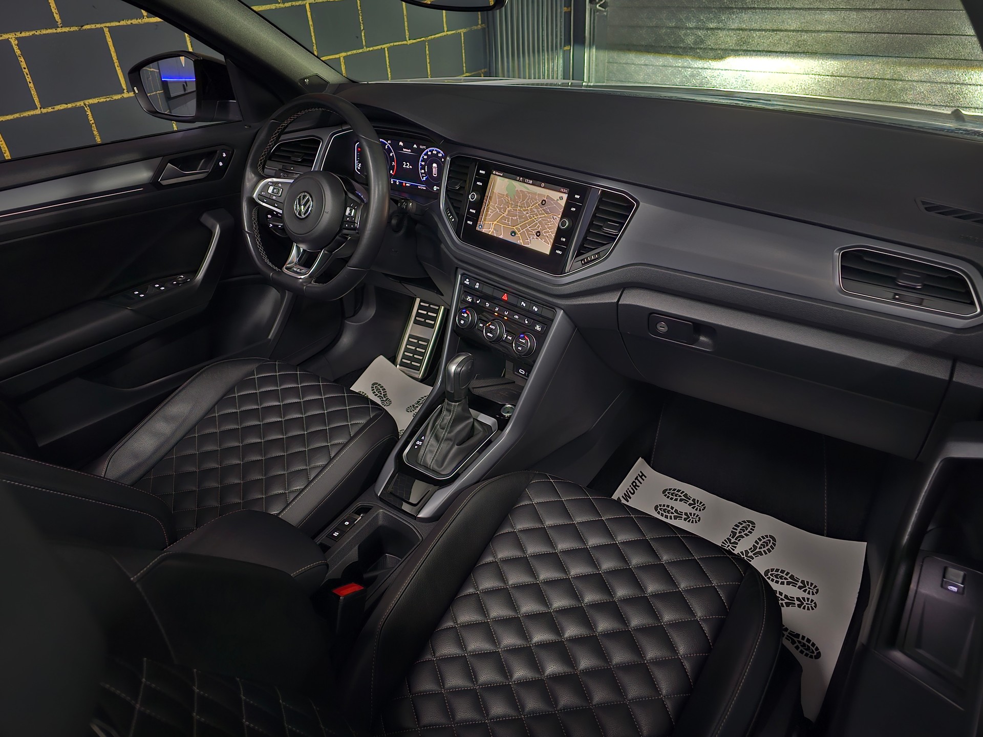 VW T-Roc Cabriolet 1.5 TSI EVO R-Line DSG-image-8