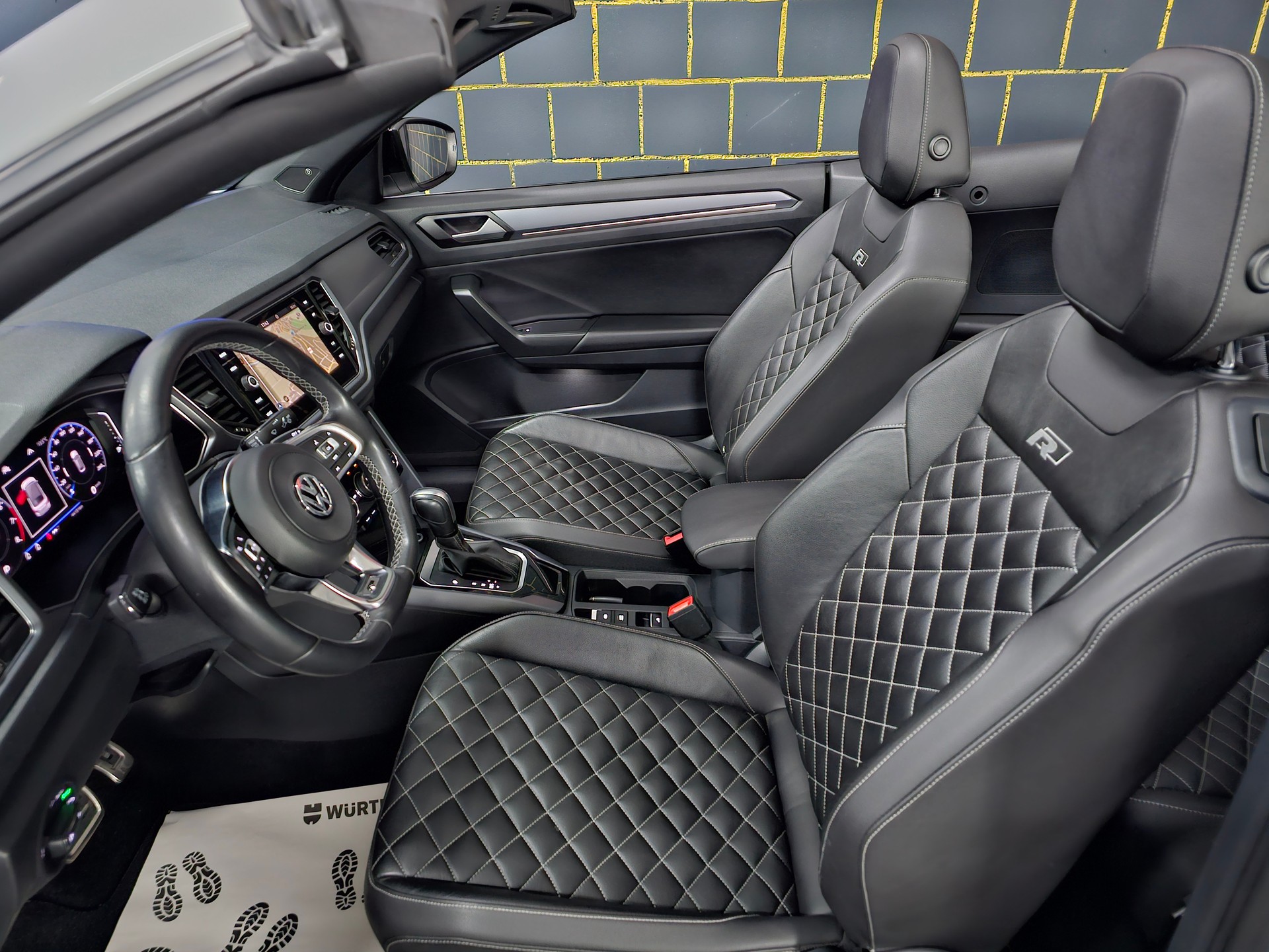 VW T-Roc Cabriolet 1.5 TSI EVO R-Line DSG-image-10