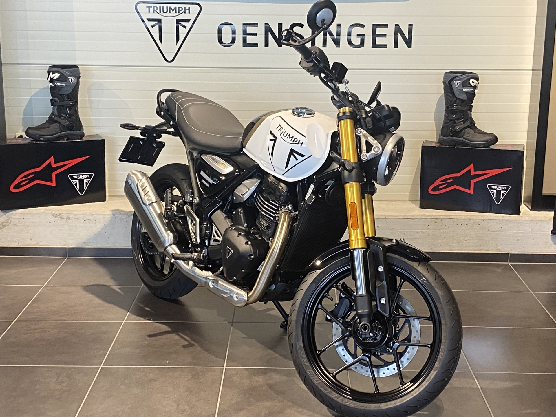 TRIUMPH Speed 400 (0.01 % Power Leasing - Gültig bis 30.09.2026)-showroom-element-2