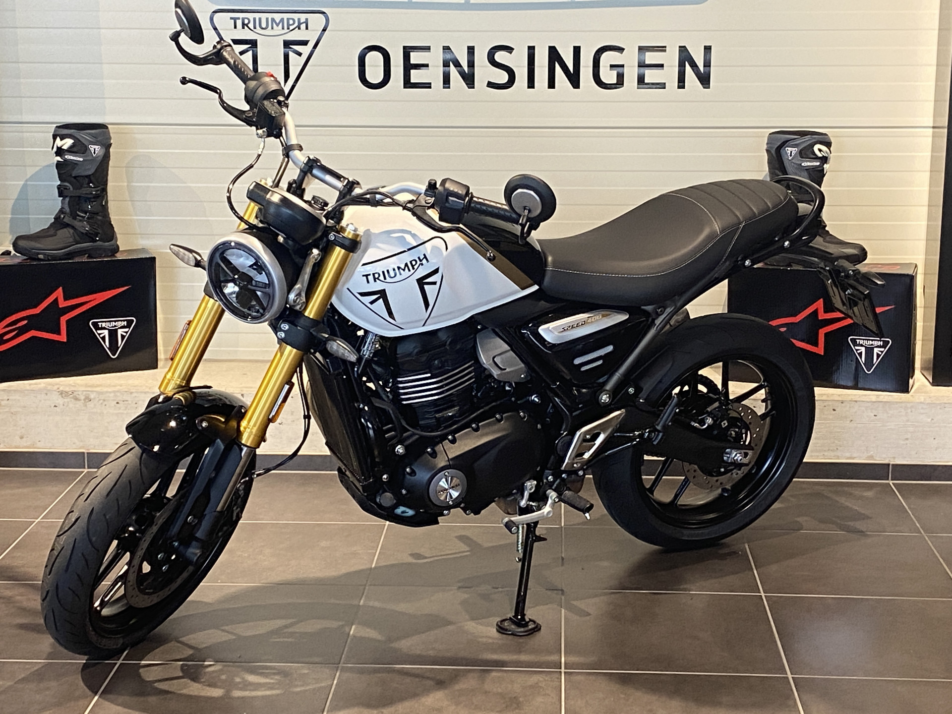 TRIUMPH Speed 400 (0.01 % Power Leasing - Gültig bis 30.09.2026)-showroom-element-1