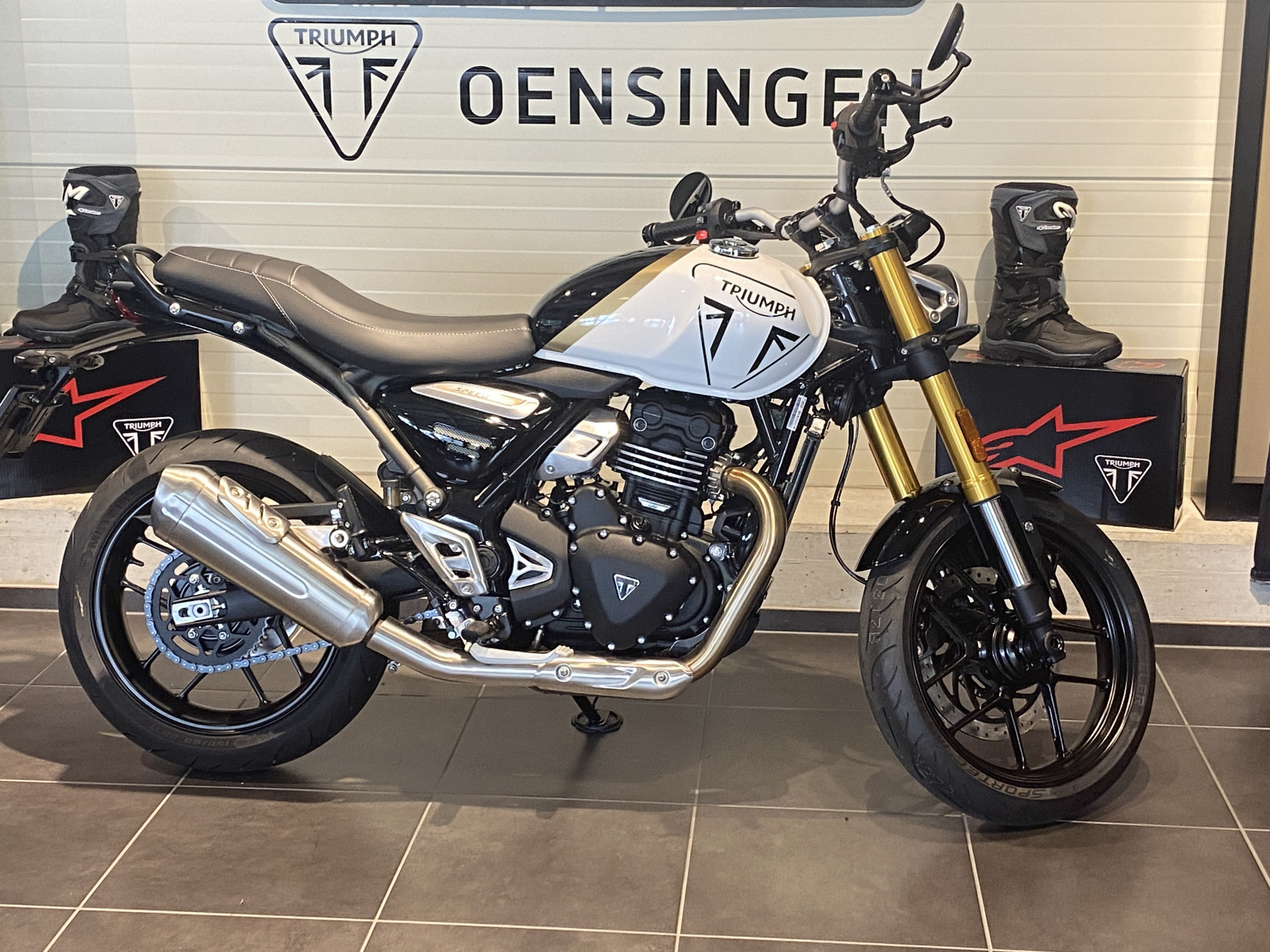 TRIUMPH Speed 400 (0.01 % Power Leasing - Gültig bis 30.09.2026)-showroom-element-3