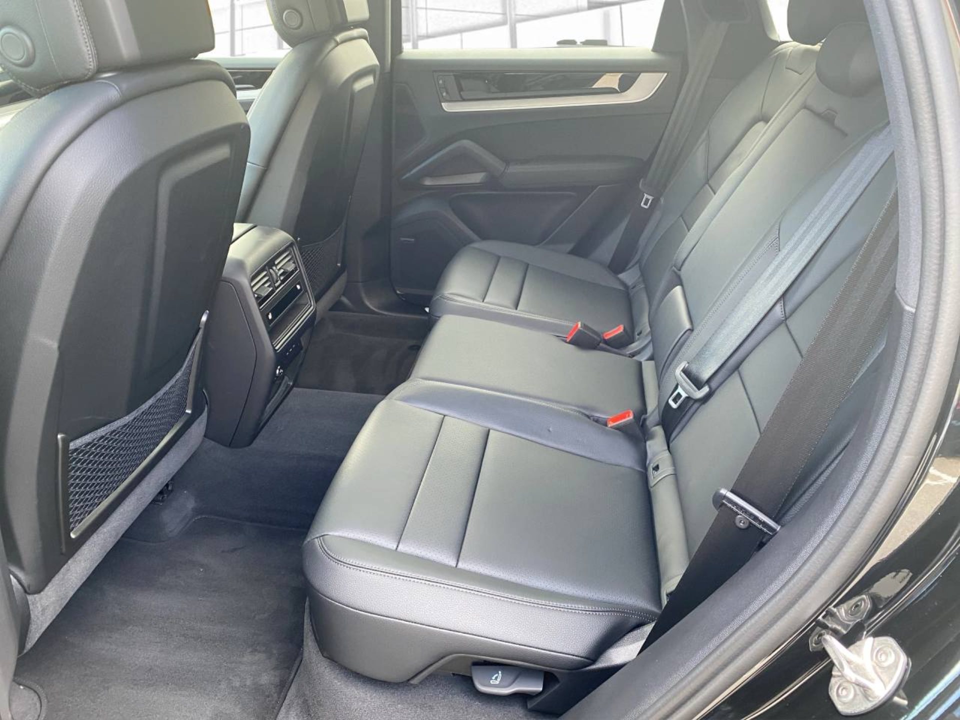PORSCHE Cayenne S-image-15