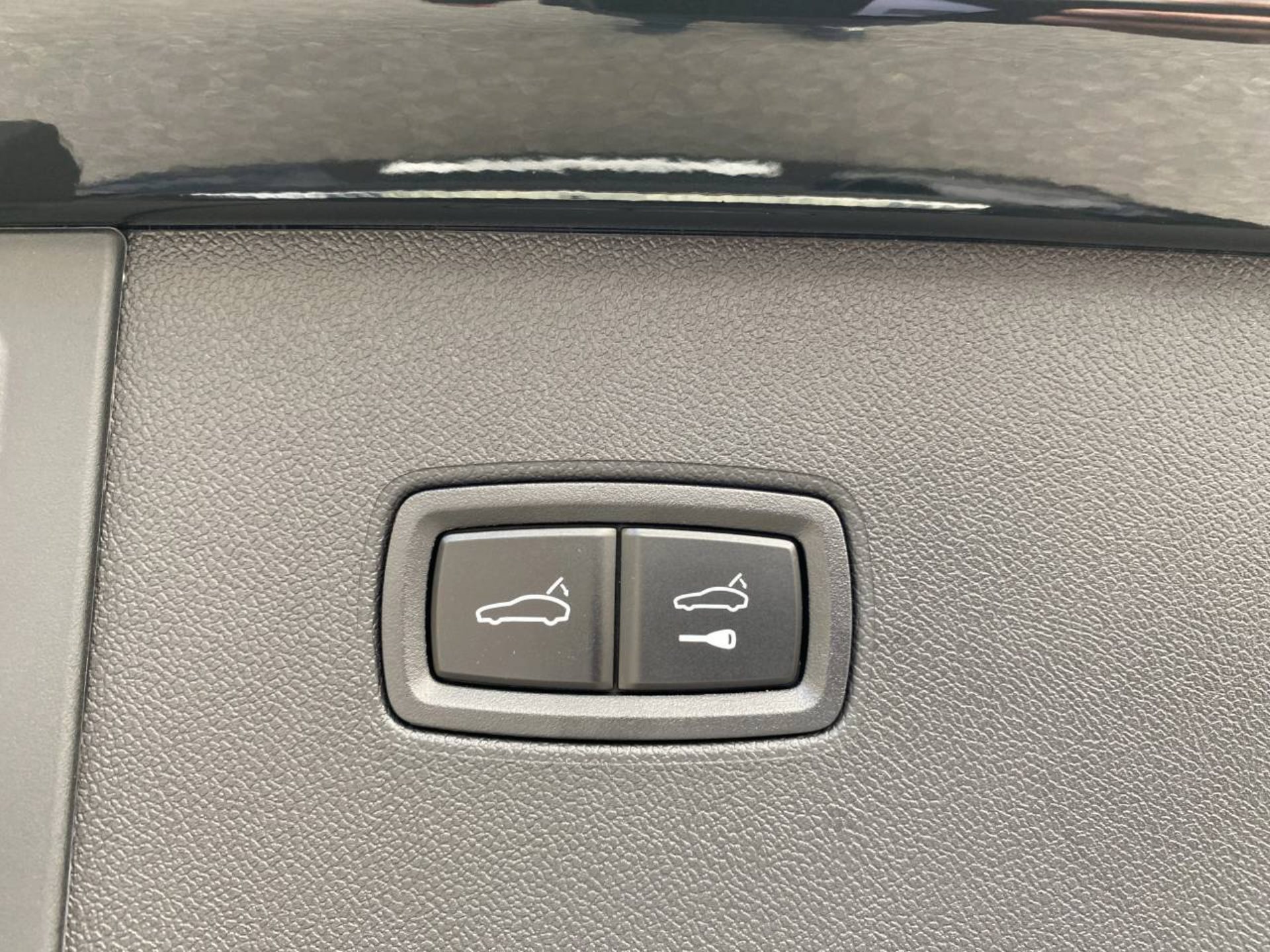 PORSCHE Cayenne S-image-18
