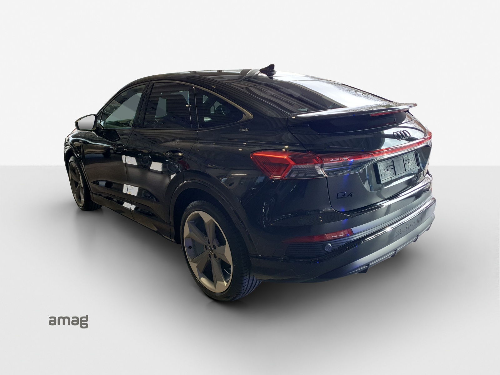 AUDI Q4 Sportback e-tron 45 Edition Swiss Ski quattro-image-2