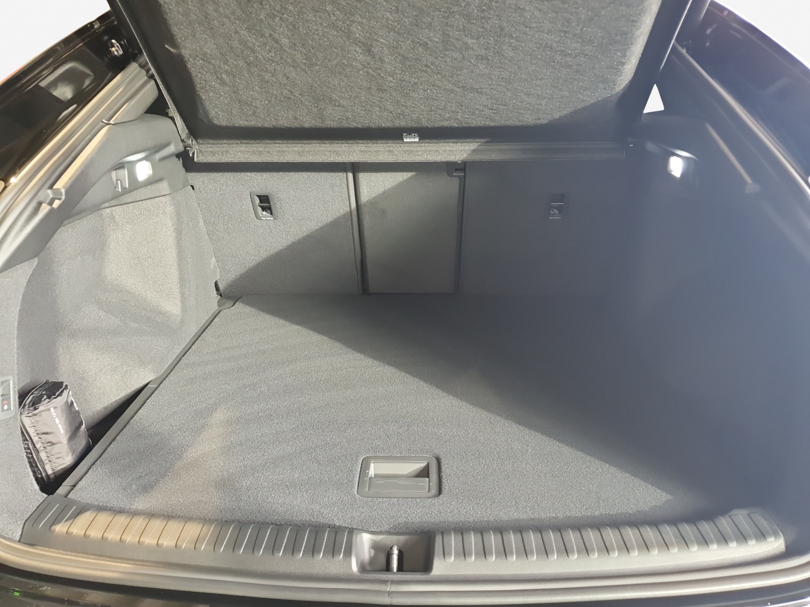 AUDI Q4 Sportback e-tron 45 Edition Swiss Ski quattro-image-11