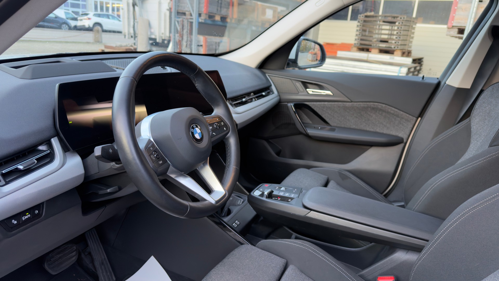 BMW X1 sDrive 18d-image-8
