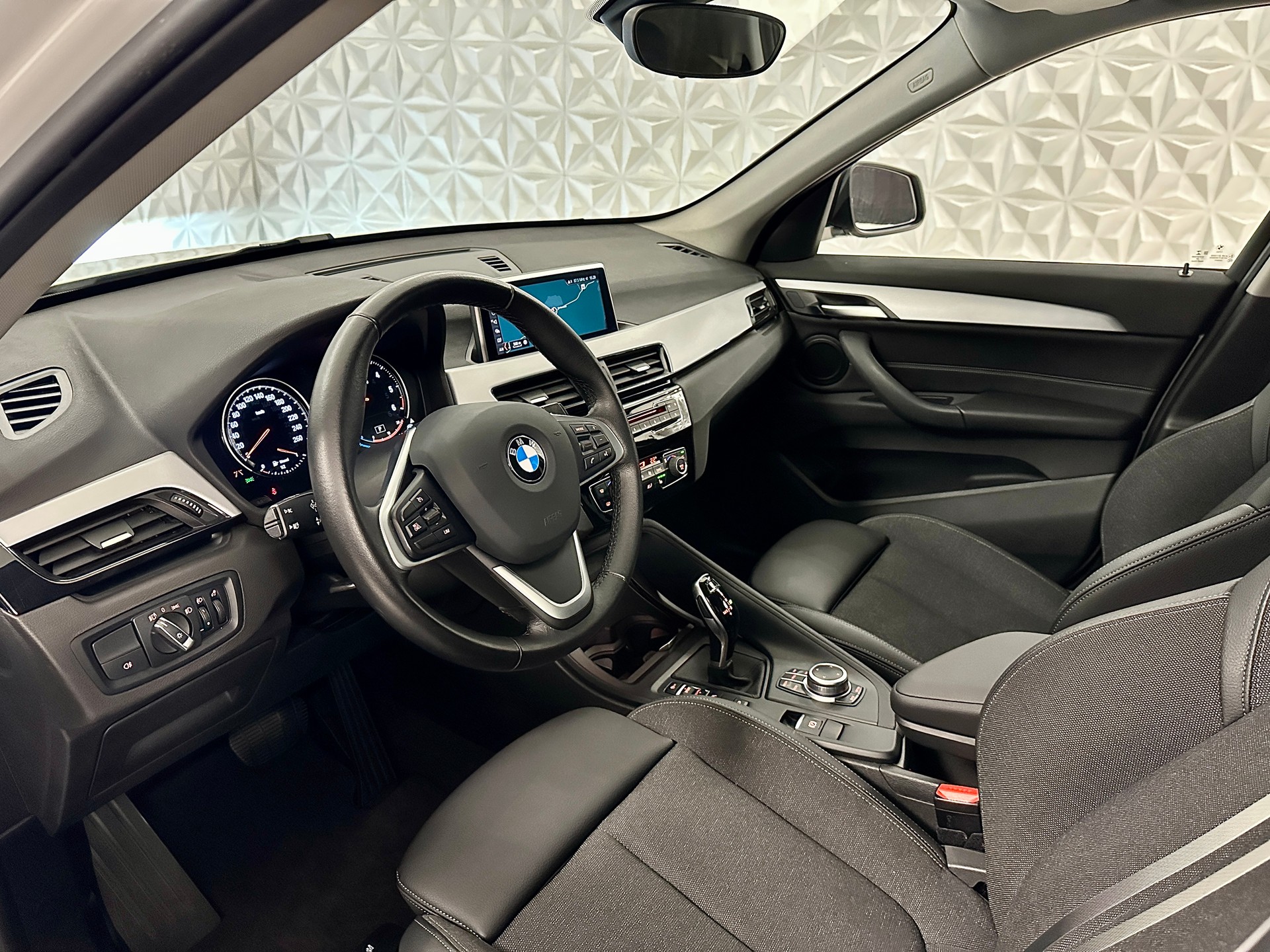 BMW X1 xDrive 20d Steptronic-image-10