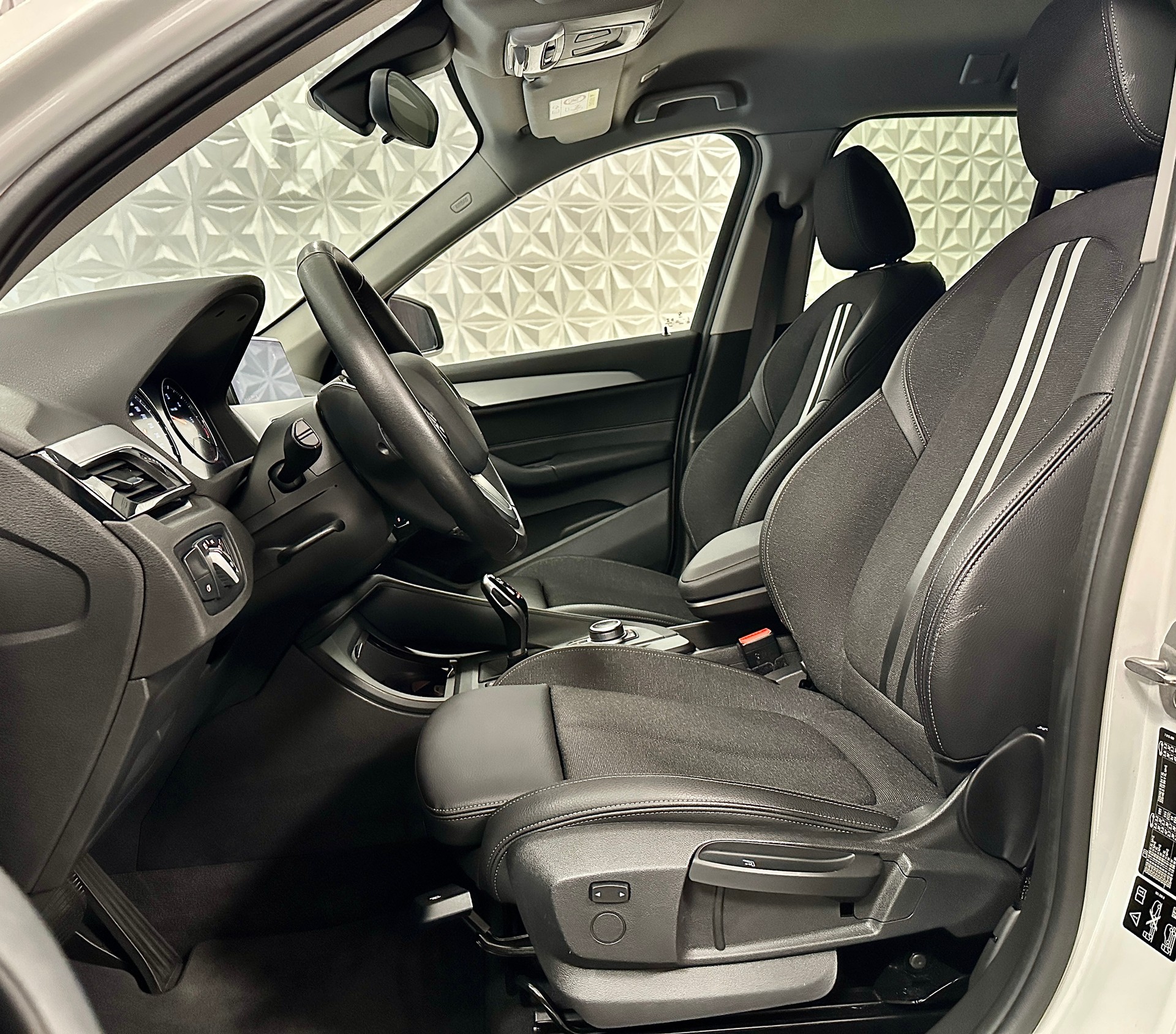 BMW X1 xDrive 20d Steptronic-image-11