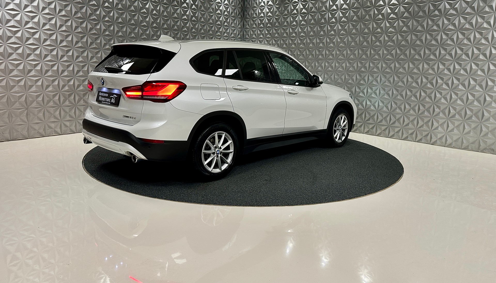 BMW X1 xDrive 20d Steptronic-image-4