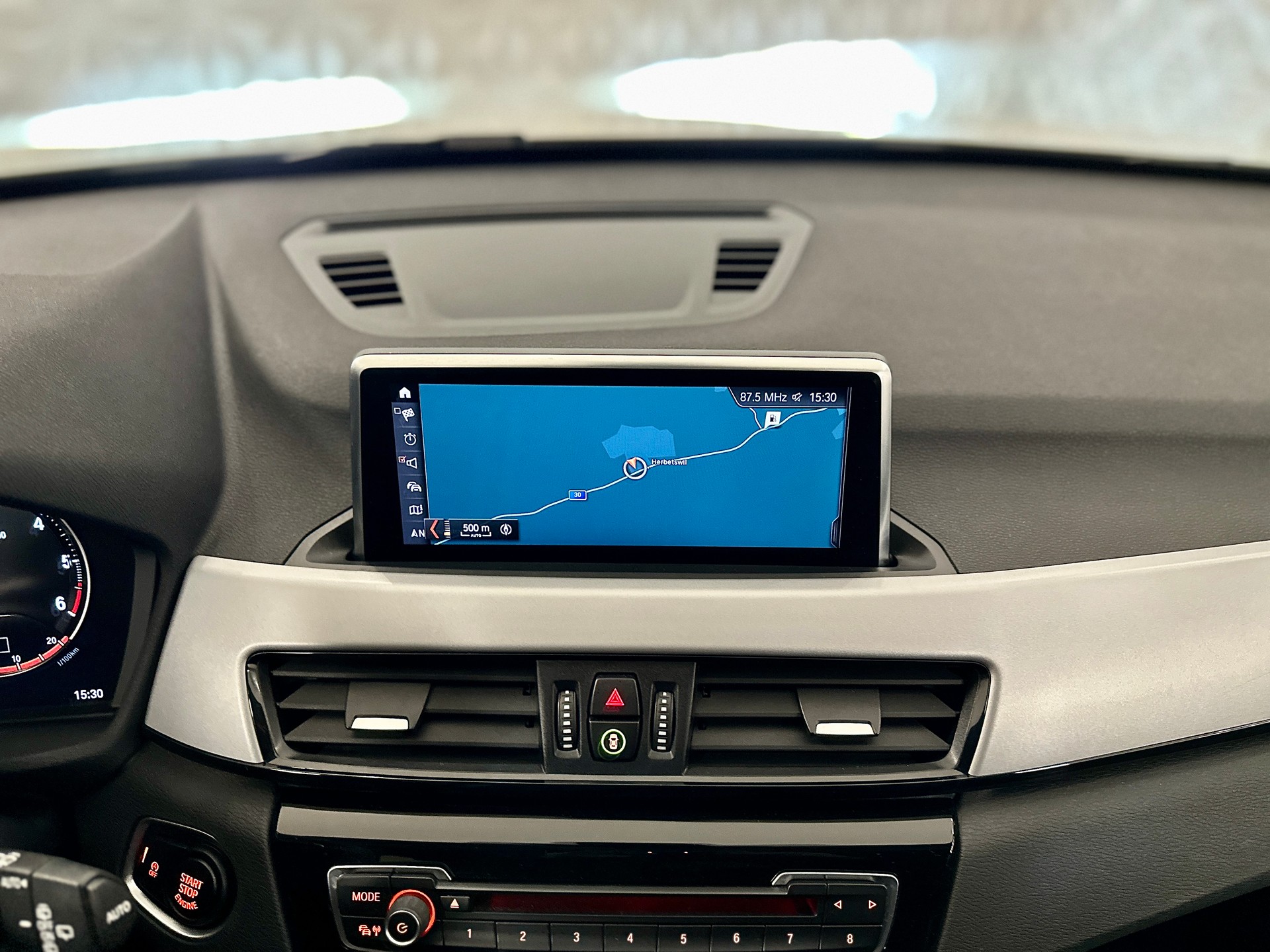BMW X1 xDrive 20d Steptronic-image-14
