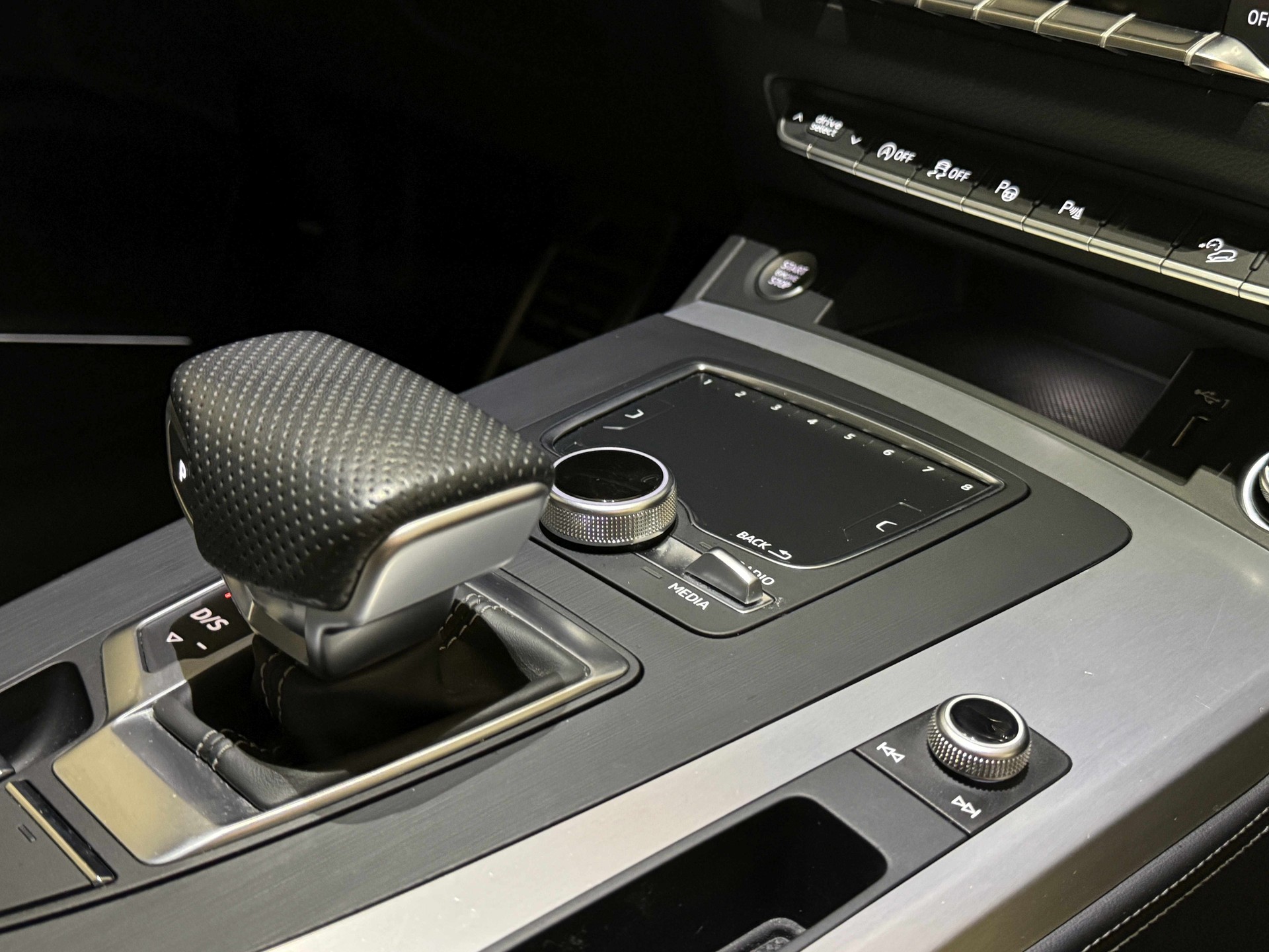 AUDI Q5 3.0 TDI sport quattro tiptronic-image-10
