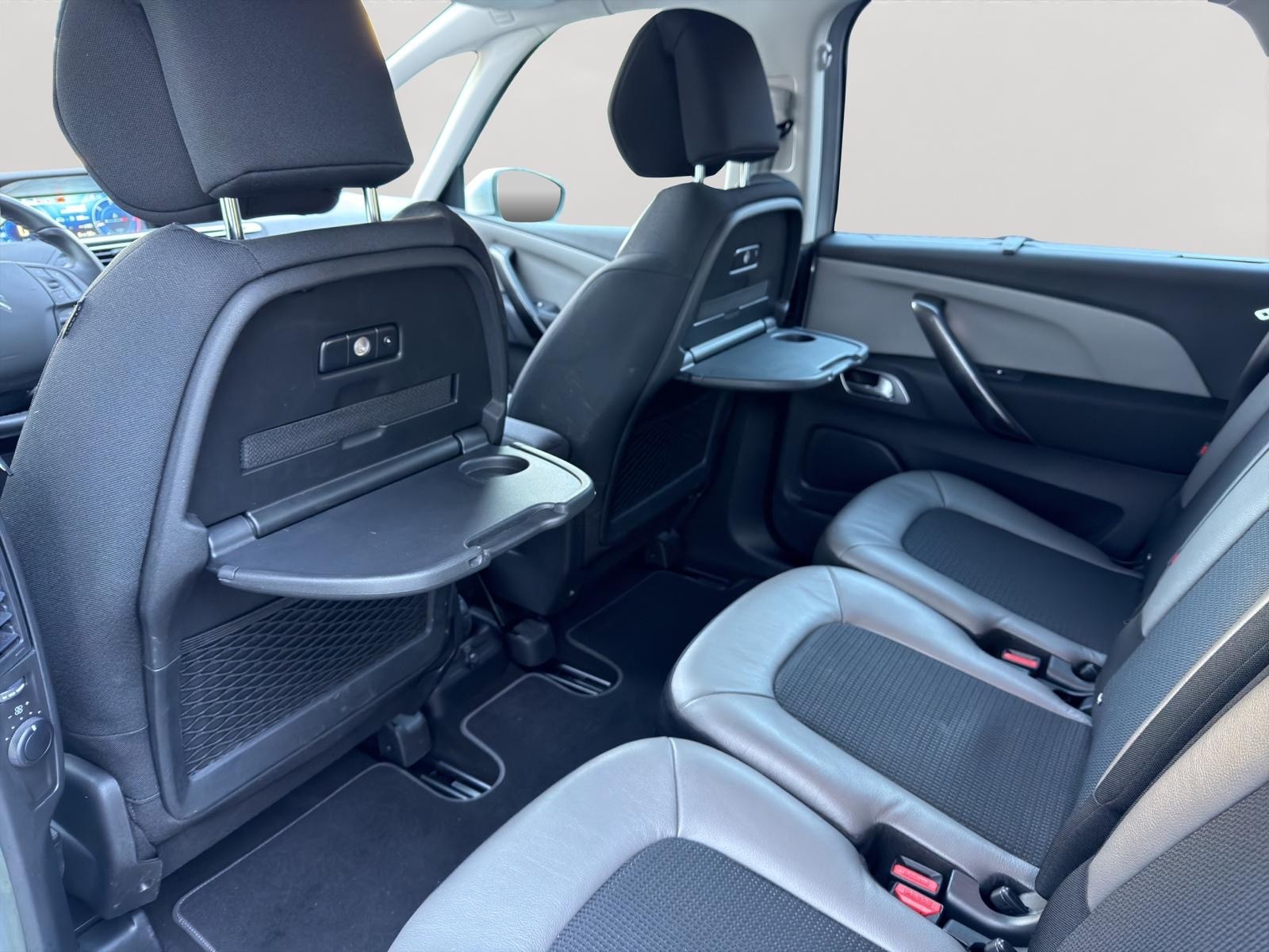CITROEN C4 Picasso 1.6 e-HDi Exclusive ETG6-image-5