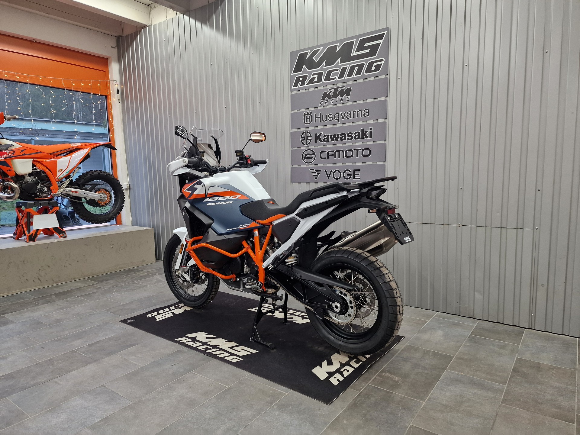 KTM 1390 Super Adventure R-showroom-element-3