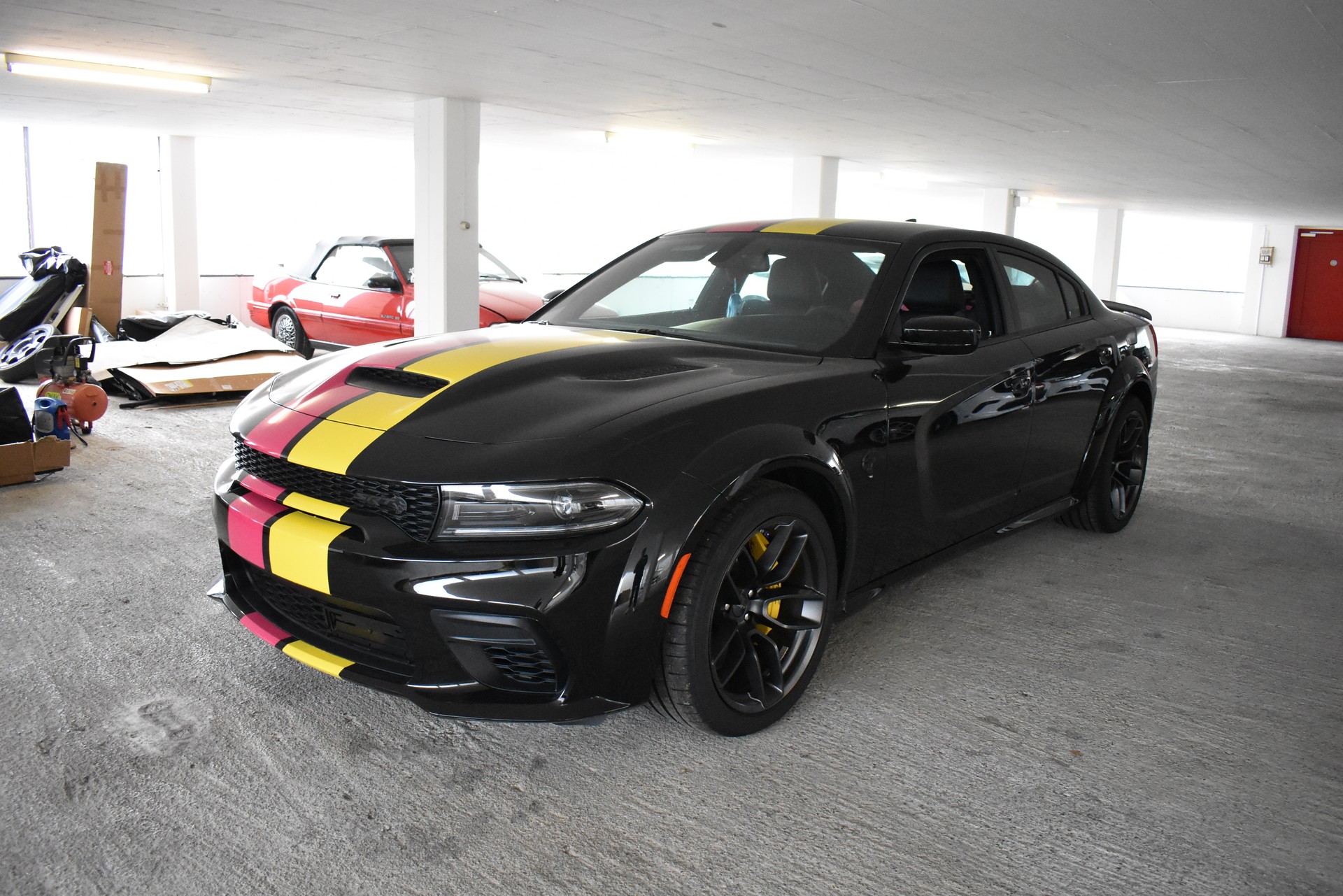DODGE Charger 6.2 Hellcat Widebody-image-1