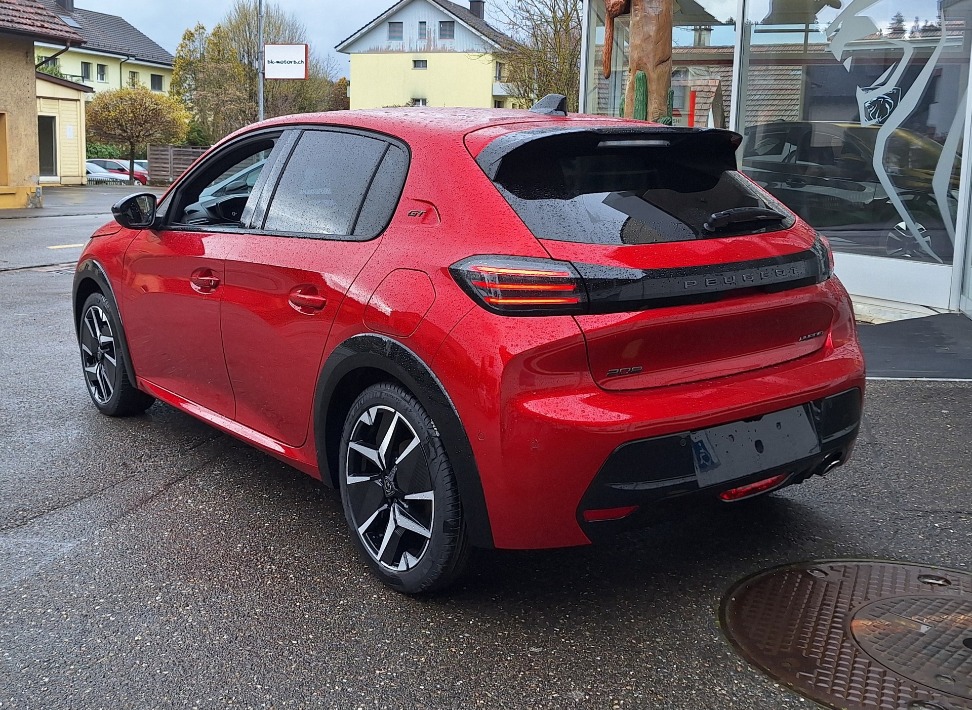 PEUGEOT e-208 Spirit II Automat-image-12