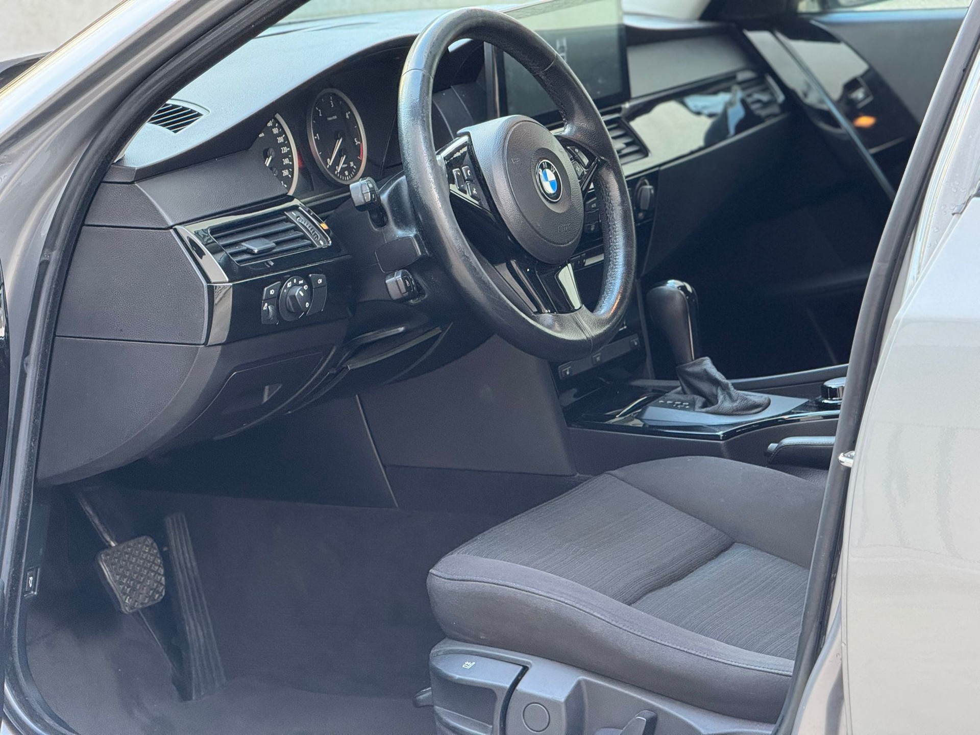 BMW 530d-image-2