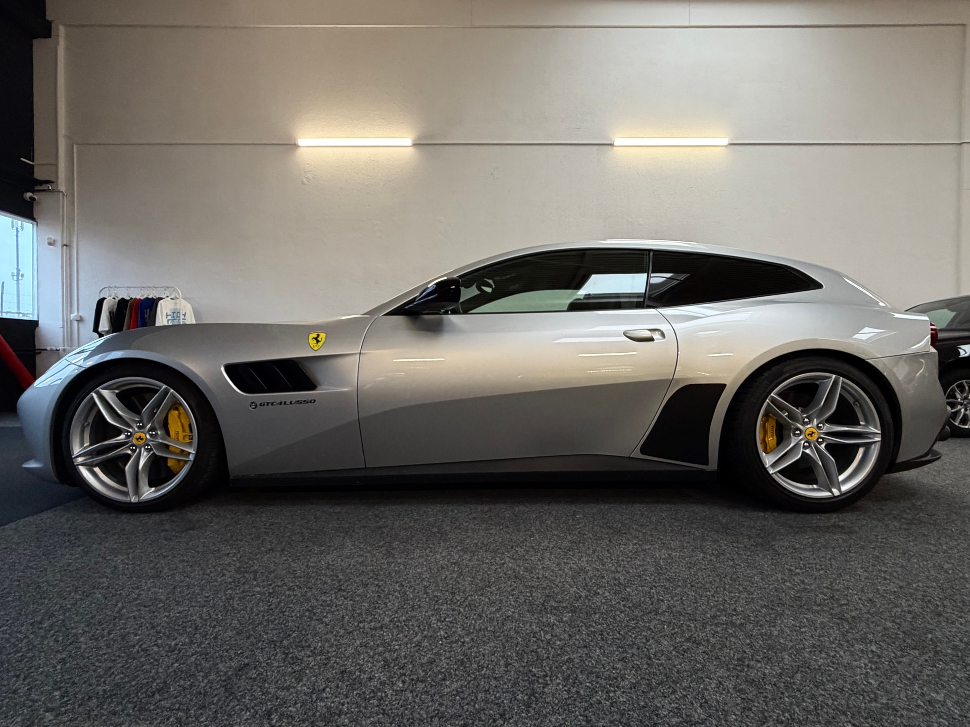 FERRARI GTC 4 Lusso-image-5
