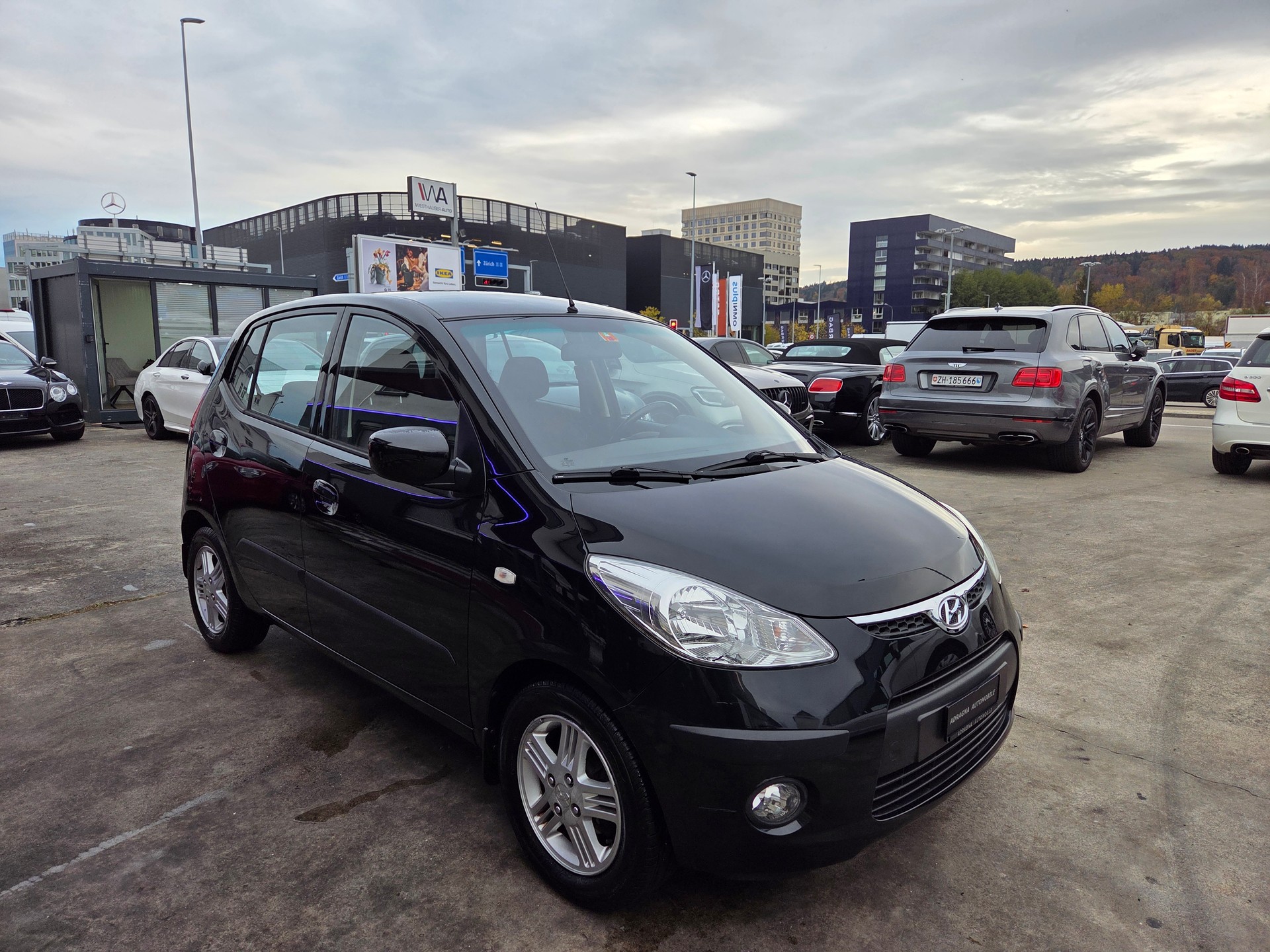 HYUNDAI i10 1.1 Style Automatic-image-9