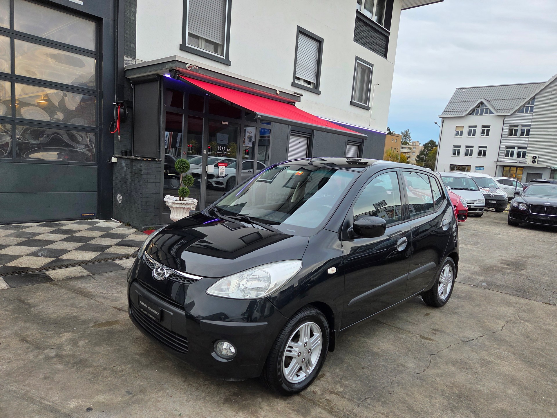 HYUNDAI i10 1.1 Style Automatic-image-4