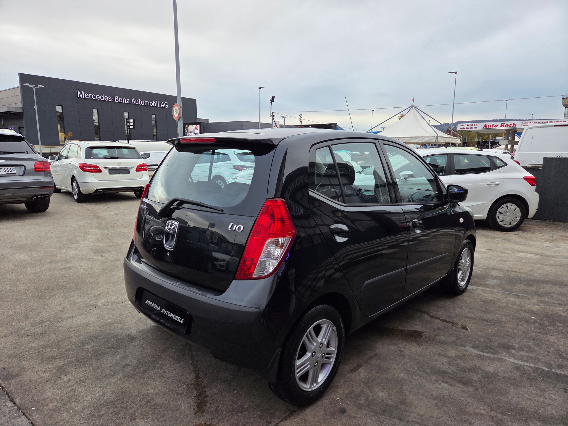 HYUNDAI i10 1.1 Style Automatic-image-8