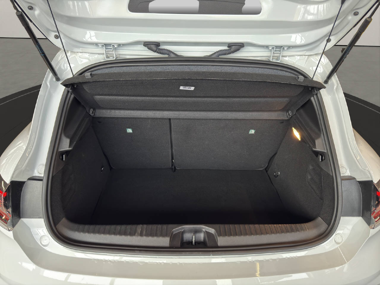 RENAULT Clio 1.6 E-Tech techno-image-16