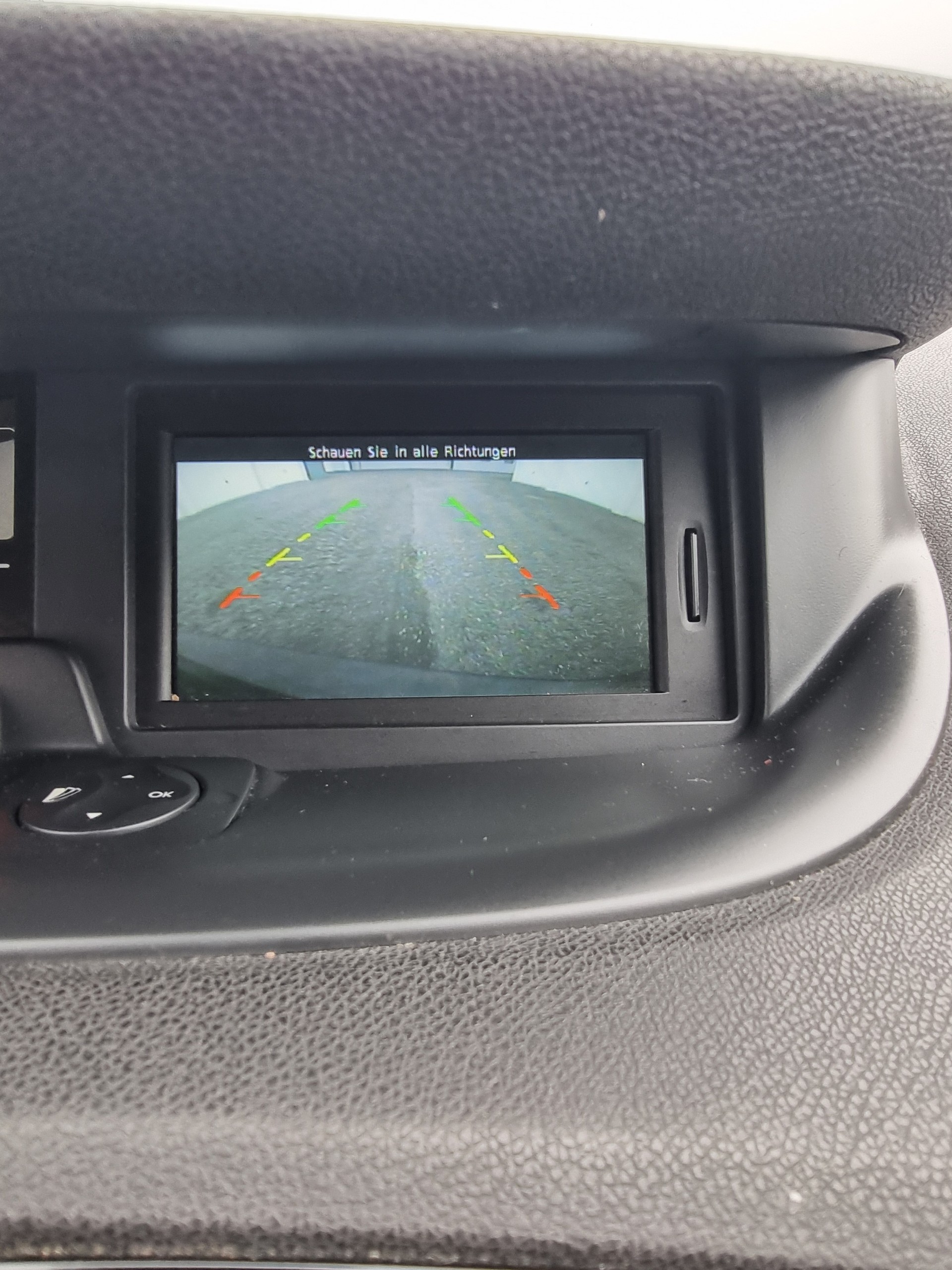 RENAULT Grand Scénic 1.6 dCi Swiss Edition-image-11