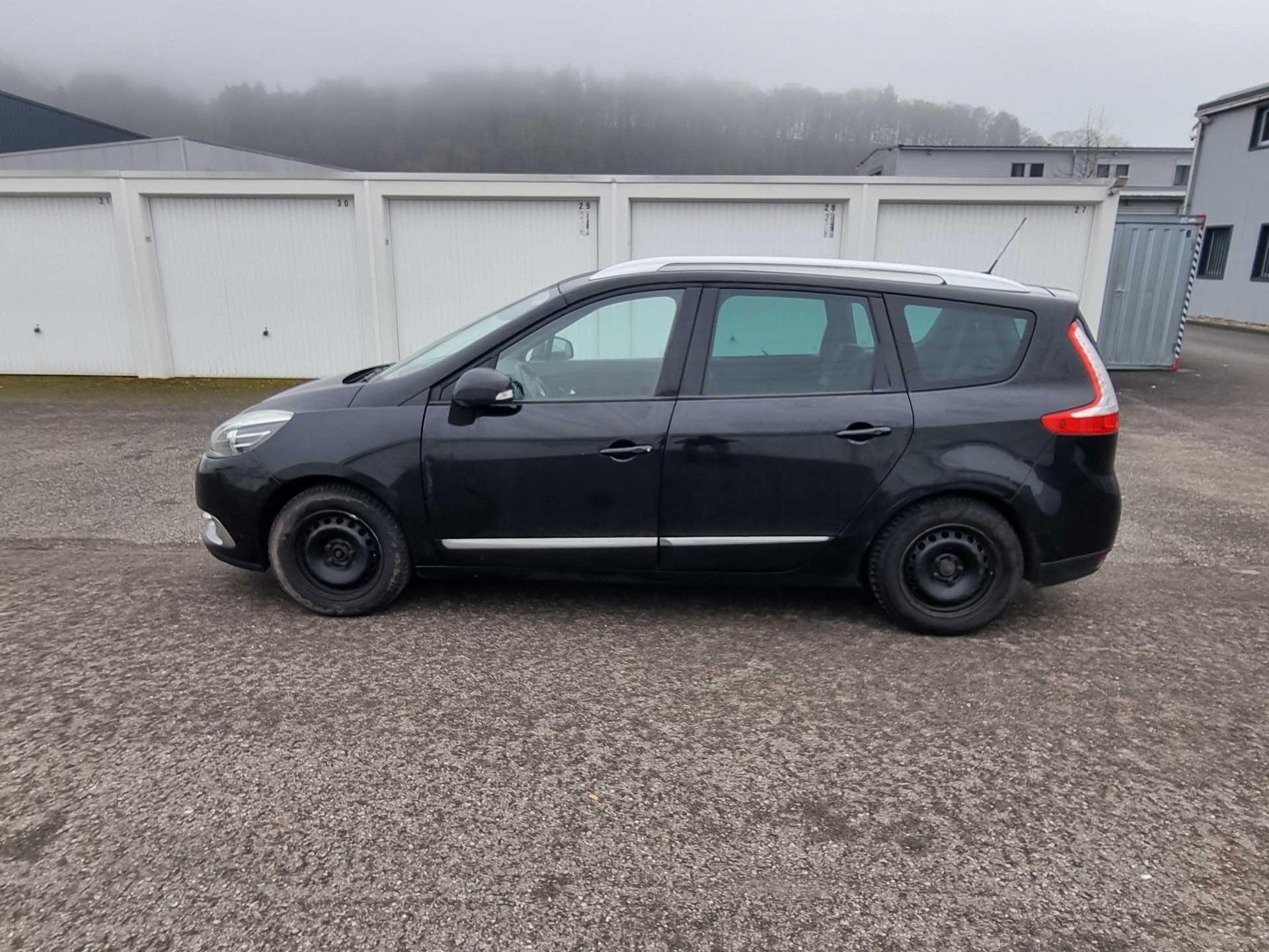 RENAULT Grand Scénic 1.6 dCi Swiss Edition-image-8
