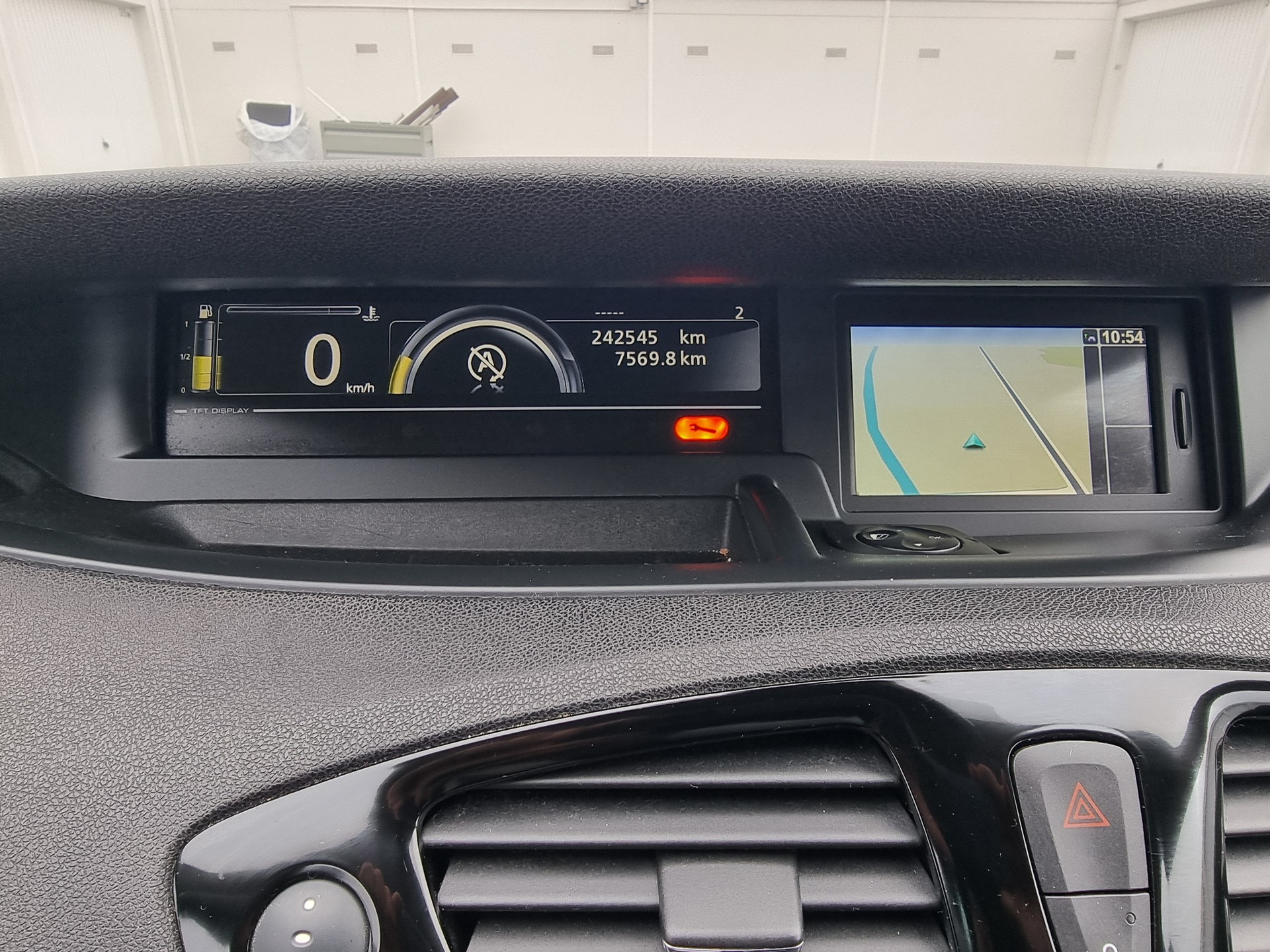 RENAULT Grand Scénic 1.6 dCi Swiss Edition-image-10