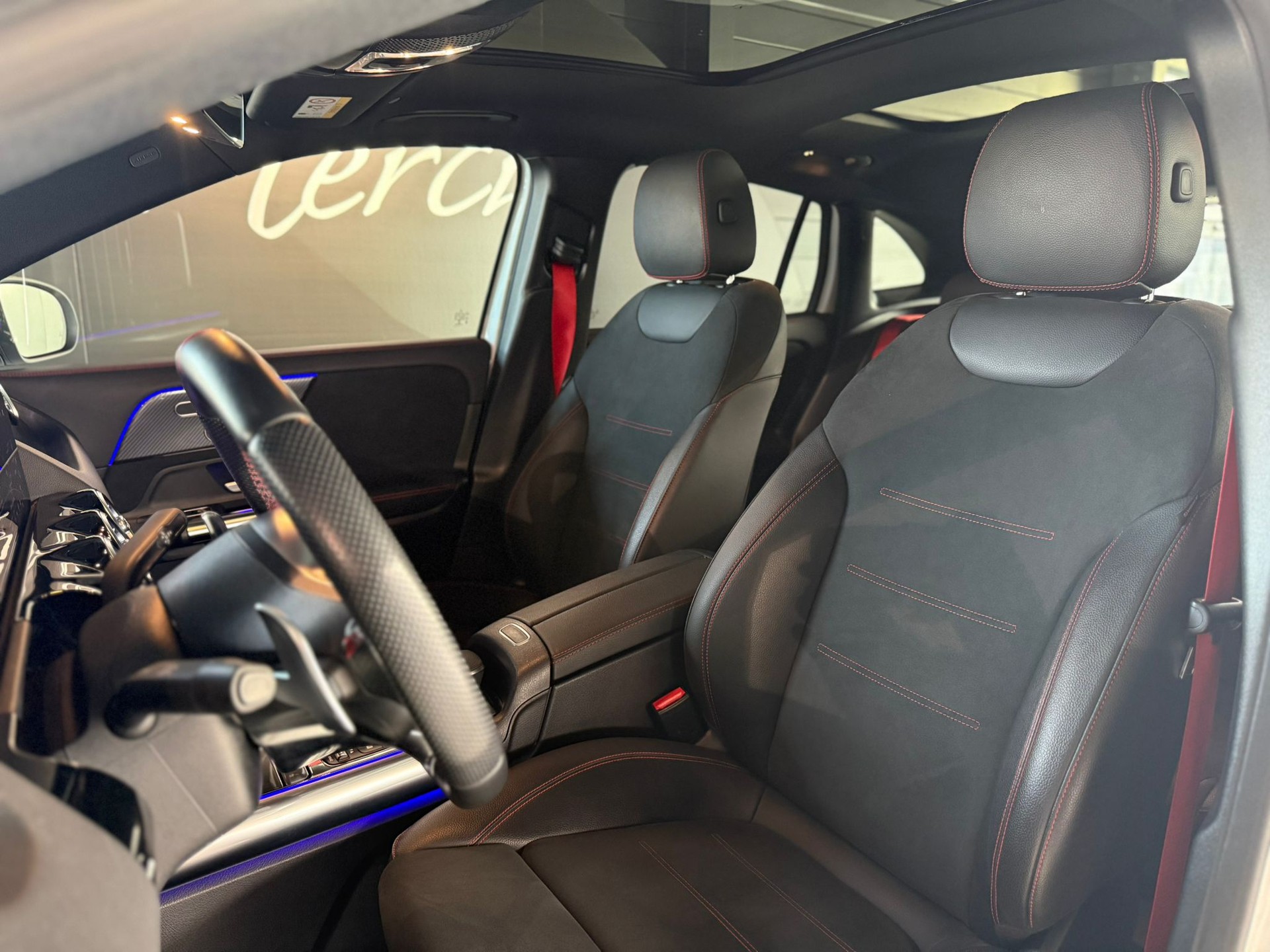 MERCEDES-BENZ GLA 35 AMG 4Matic 8G-Speedshift DCT-image-4