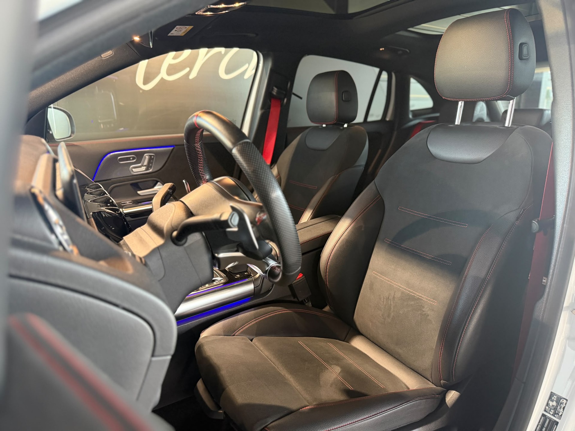 MERCEDES-BENZ GLA 35 AMG 4Matic 8G-Speedshift DCT-image-7