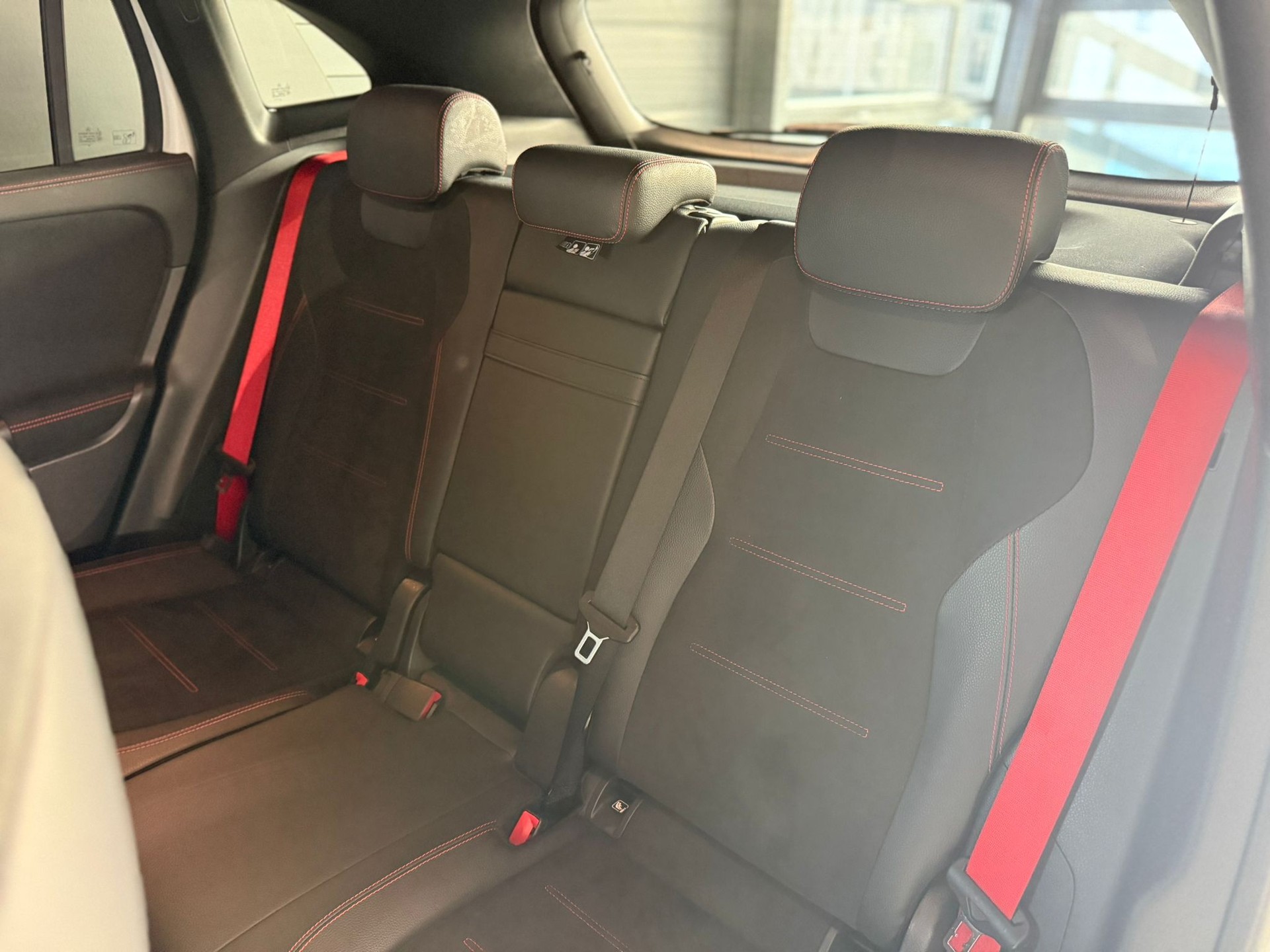MERCEDES-BENZ GLA 35 AMG 4Matic 8G-Speedshift DCT-image-5