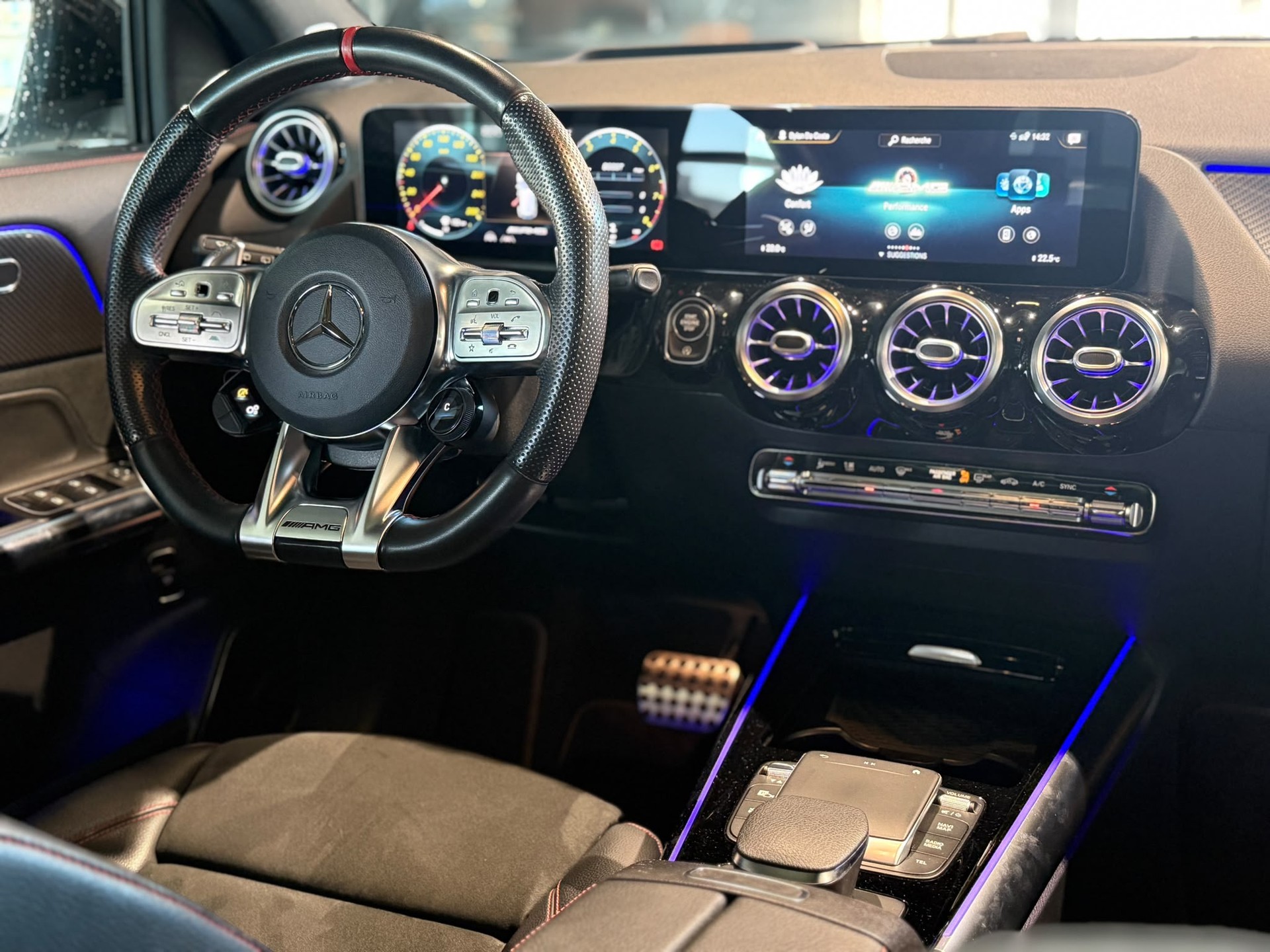 MERCEDES-BENZ GLA 35 AMG 4Matic 8G-Speedshift DCT-image-12