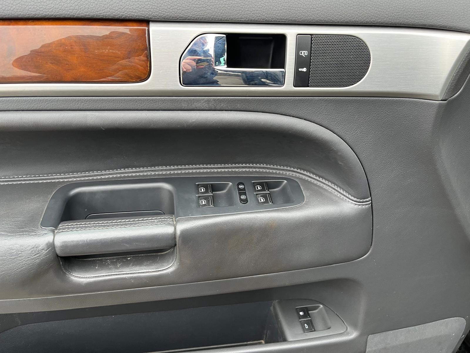 VW Touareg 5.0 TDI V10 Automatic-image-10