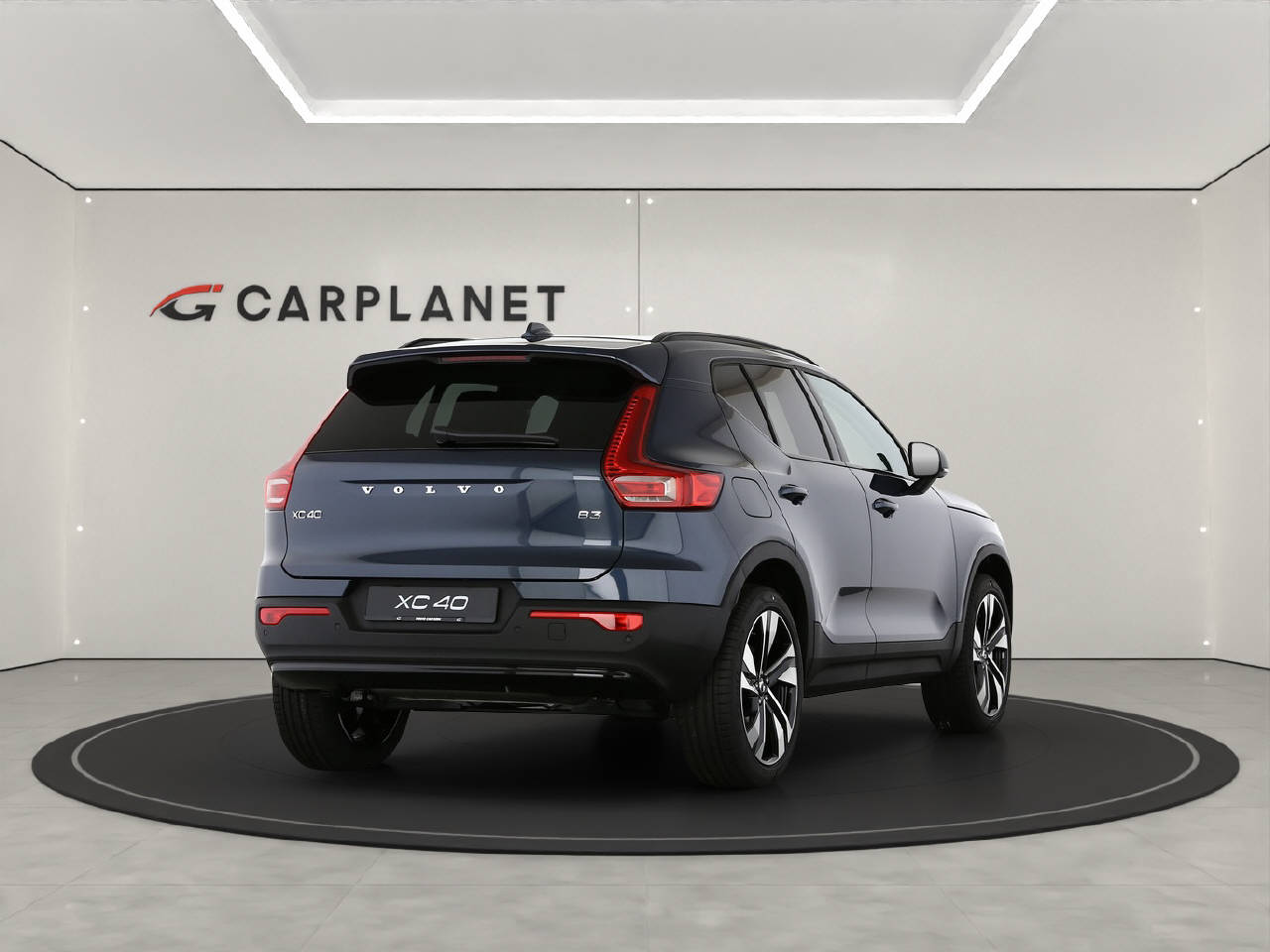 VOLVO XC40 2.0 B3 MH Plus Dark-image-2